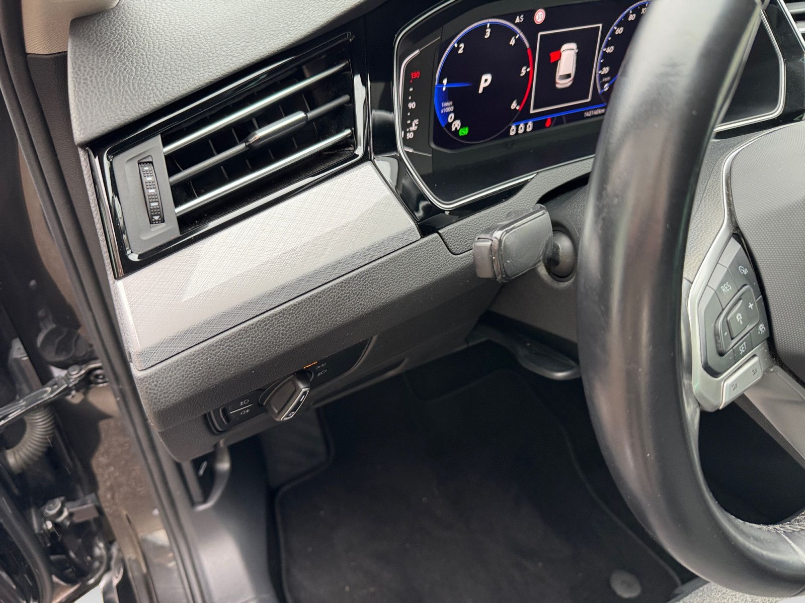 Volkswagen Passat Variant 2.0TDI DSG 4Mo Business Navi  AHK foto 13