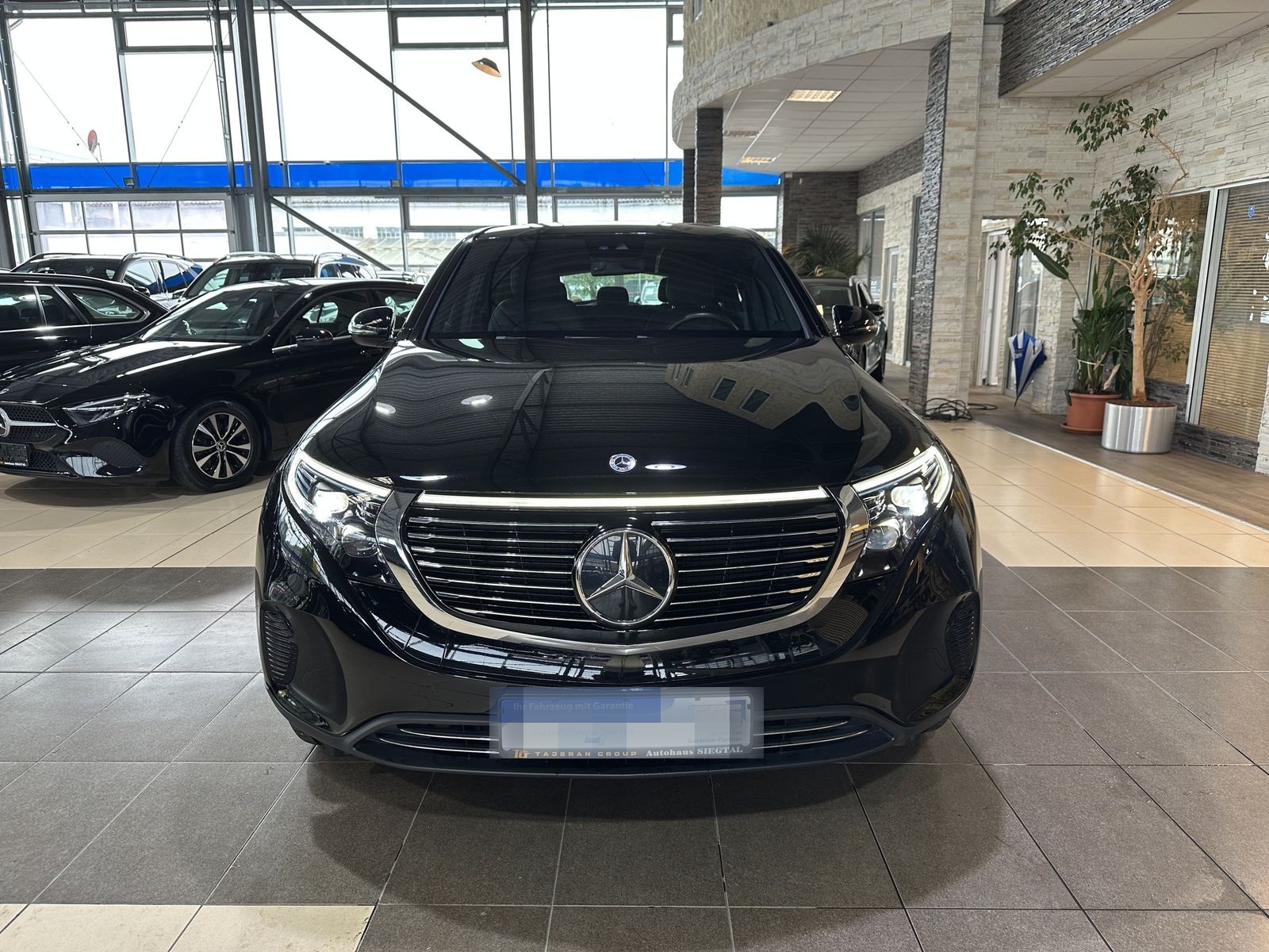 Mercedes-Benz EQC 400 4Matic Leder Navi LED R.Cam SHZ DAB  foto 2