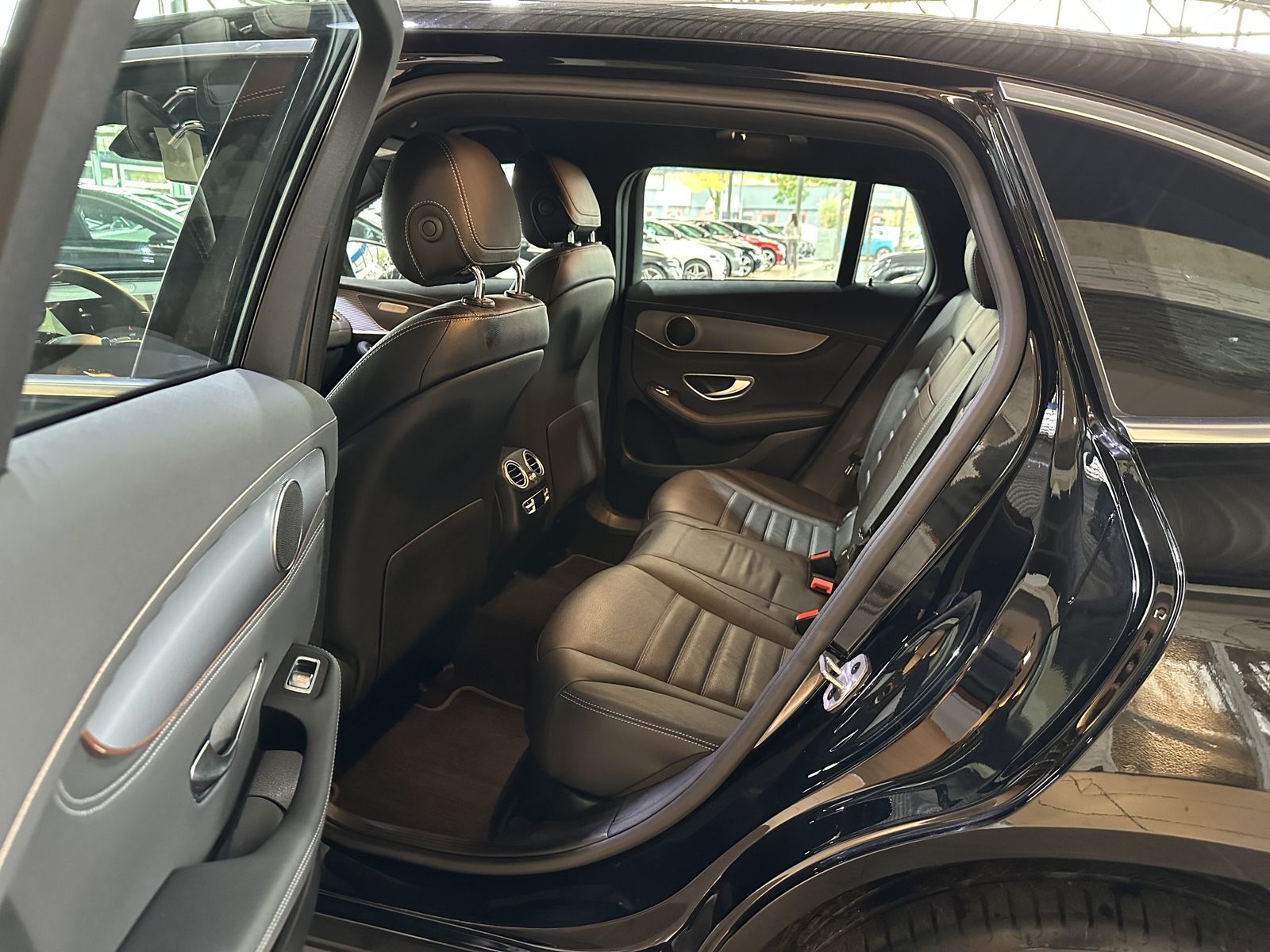 Mercedes-Benz EQC 400 4Matic Leder Navi LED R.Cam SHZ DAB  foto 11