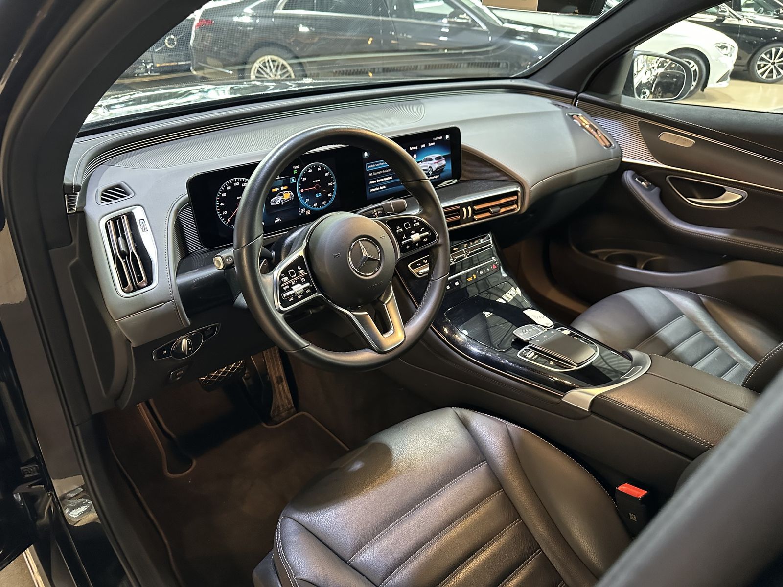 Mercedes-Benz EQC 400 4Matic Leder Navi LED R.Cam SHZ DAB  foto 12