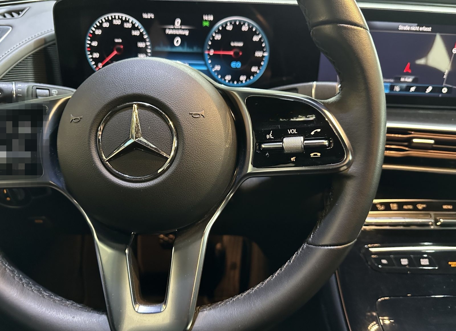 Mercedes-Benz EQC 400 4Matic Leder Navi LED R.Cam SHZ DAB  foto 17