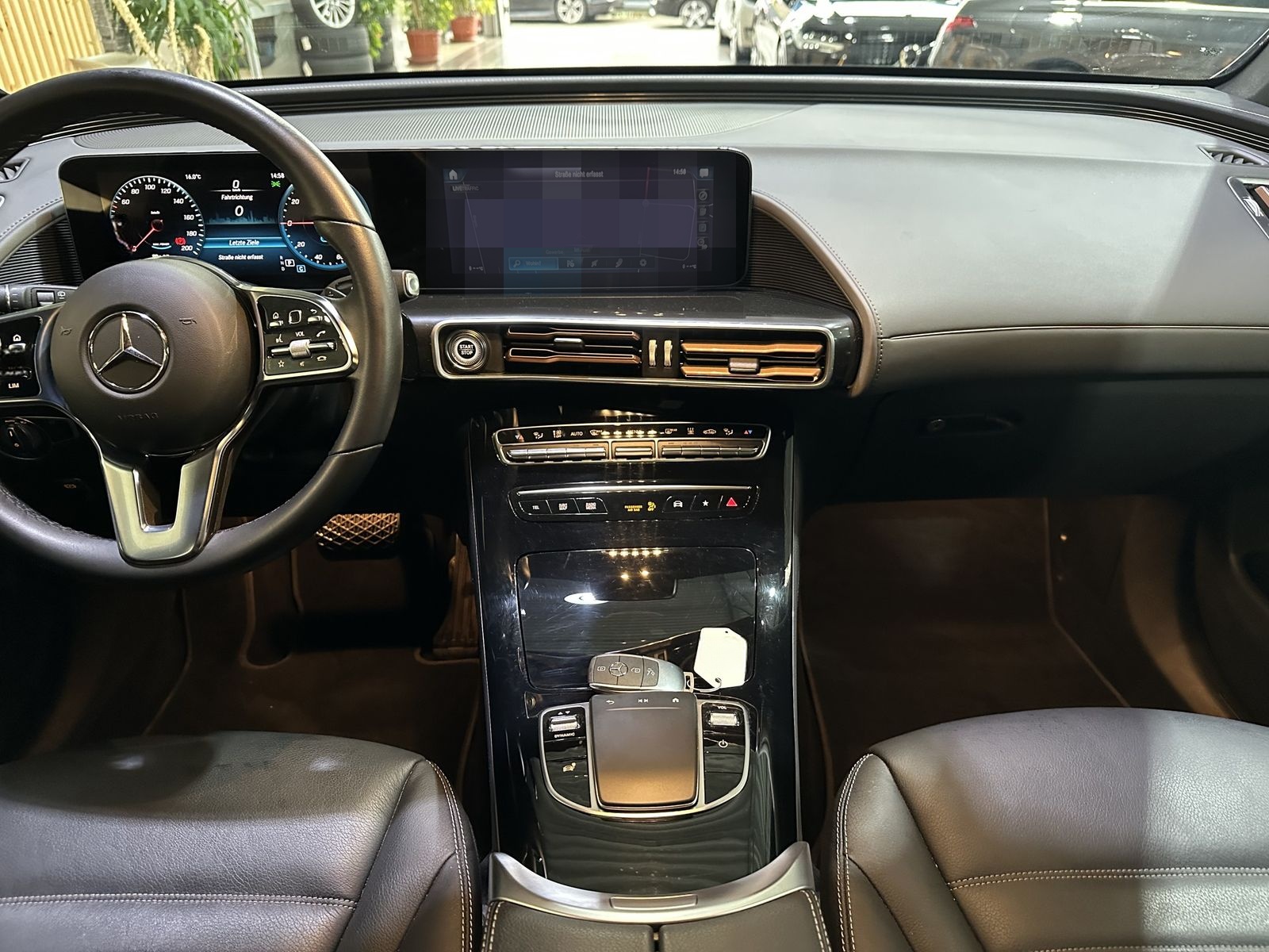 Mercedes-Benz EQC 400 4Matic Leder Navi LED R.Cam SHZ DAB  foto 18
