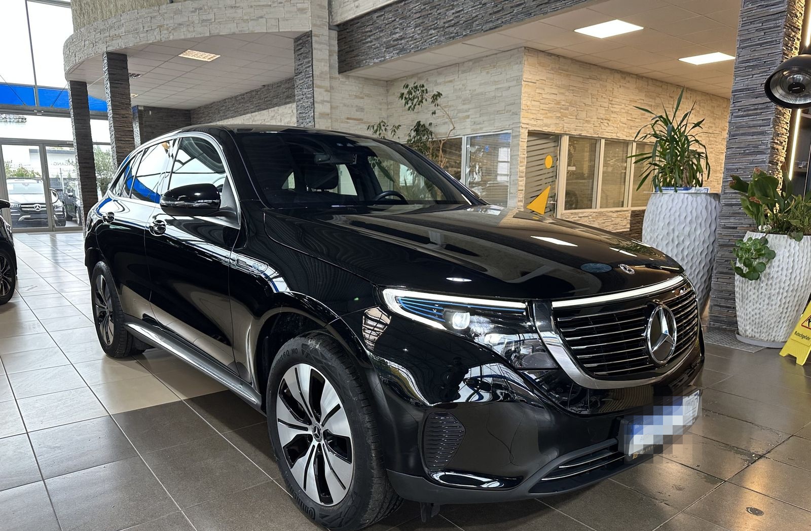 Mercedes-Benz EQC 400 4Matic Leder Navi LED R.Cam SHZ DAB  foto 3