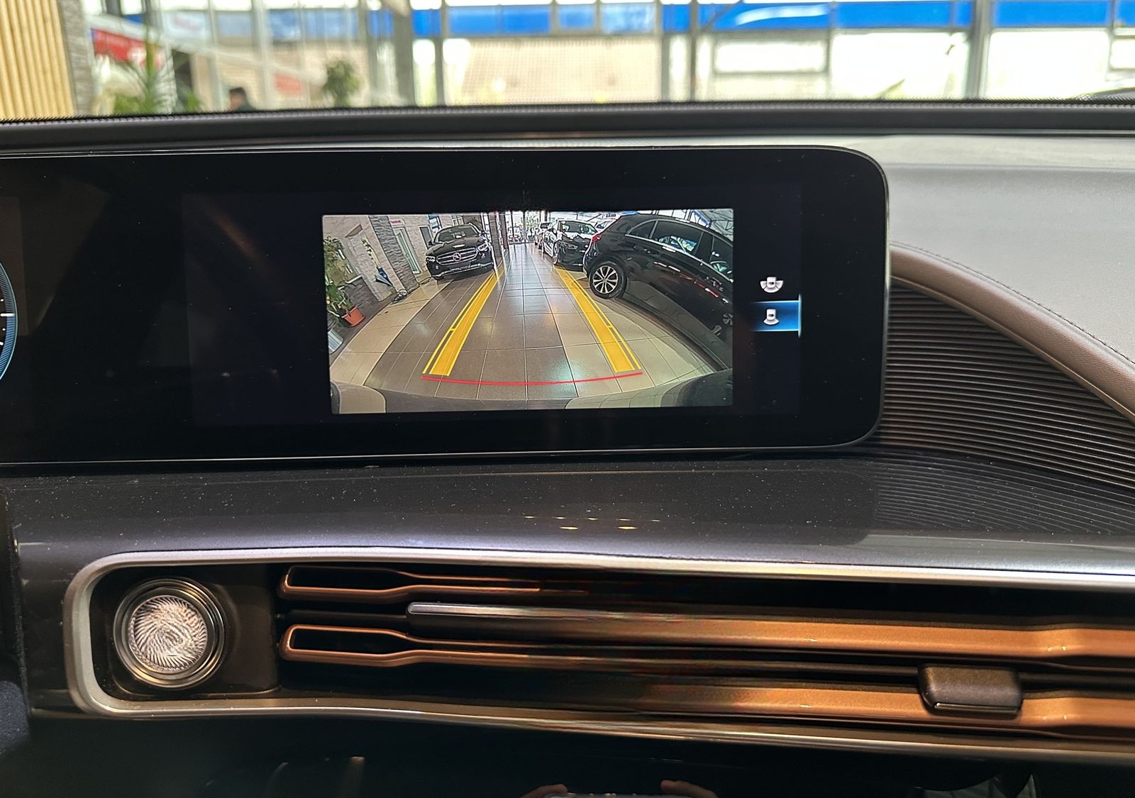 Mercedes-Benz EQC 400 4Matic Leder Navi LED R.Cam SHZ DAB  foto 23