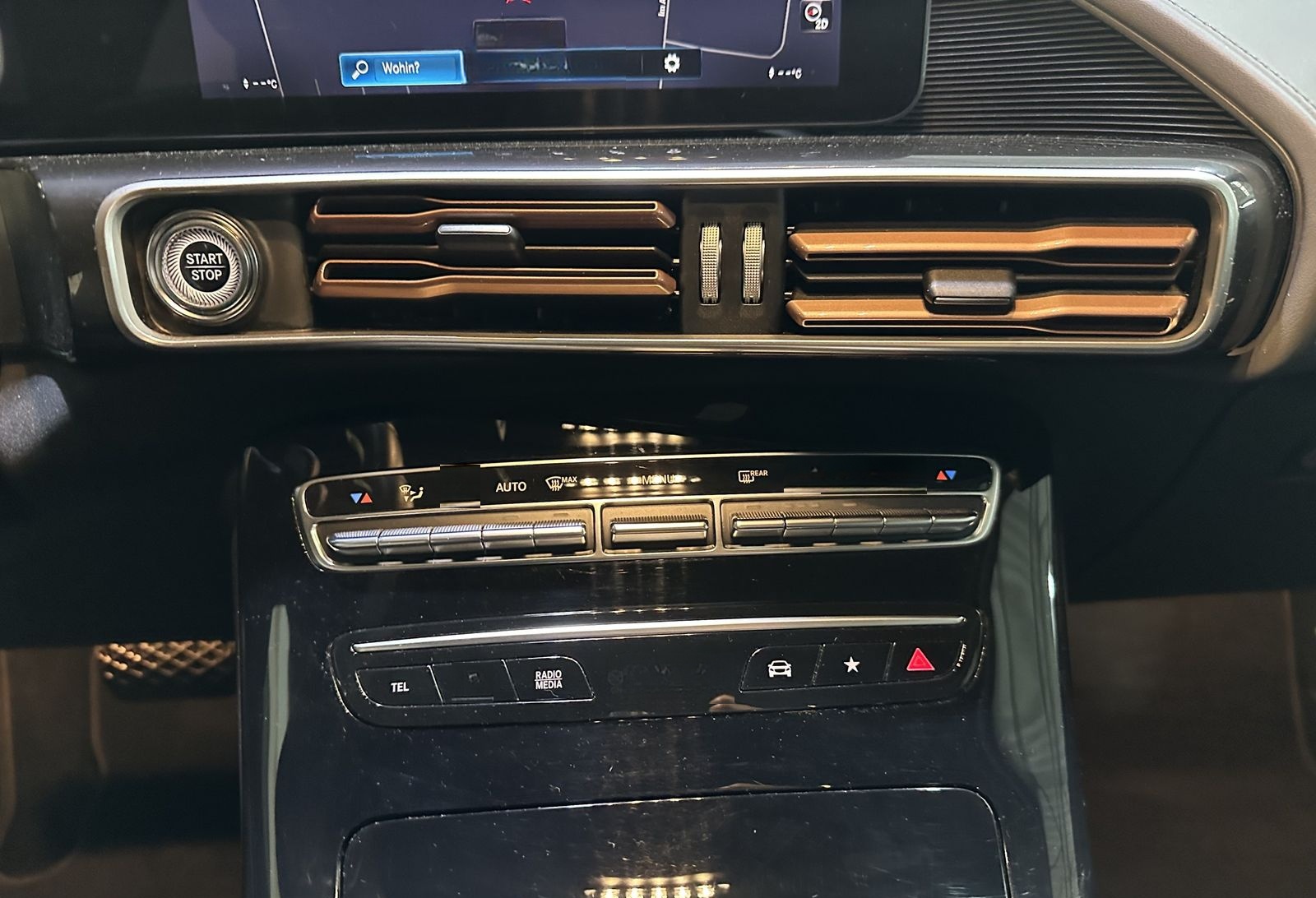Mercedes-Benz EQC 400 4Matic Leder Navi LED R.Cam SHZ DAB  foto 24