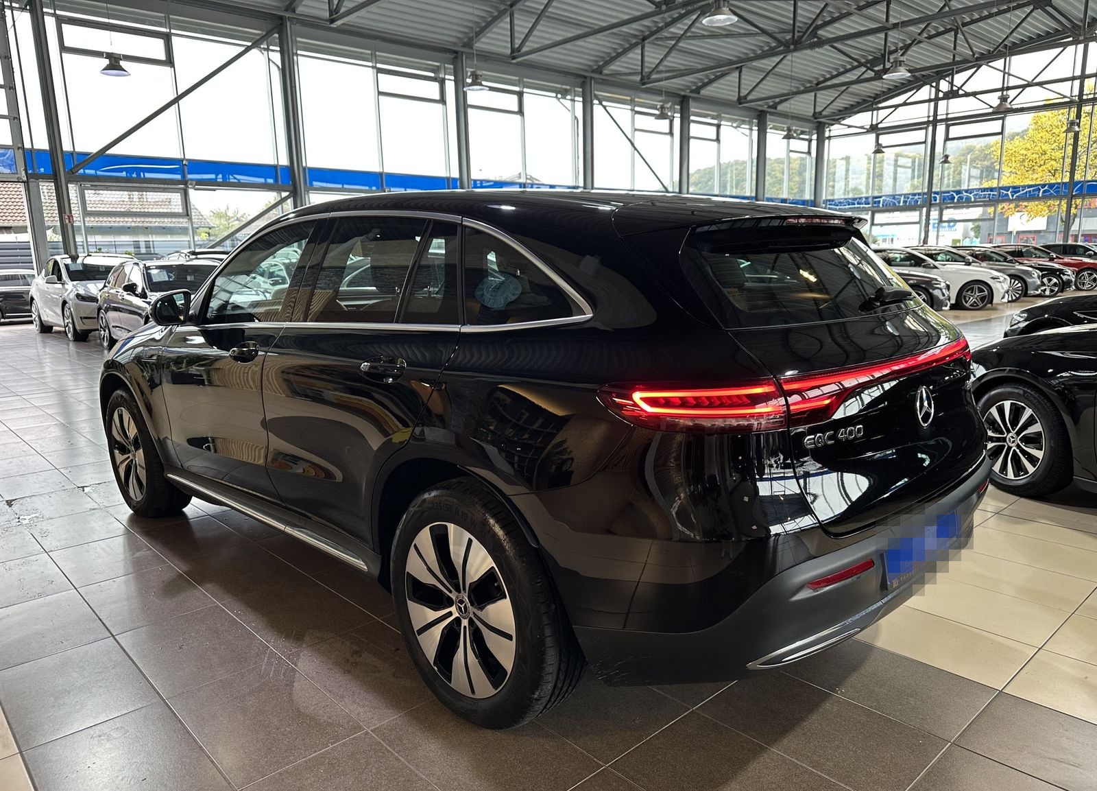 Mercedes-Benz EQC 400 4Matic Leder Navi LED R.Cam SHZ DAB  foto 9
