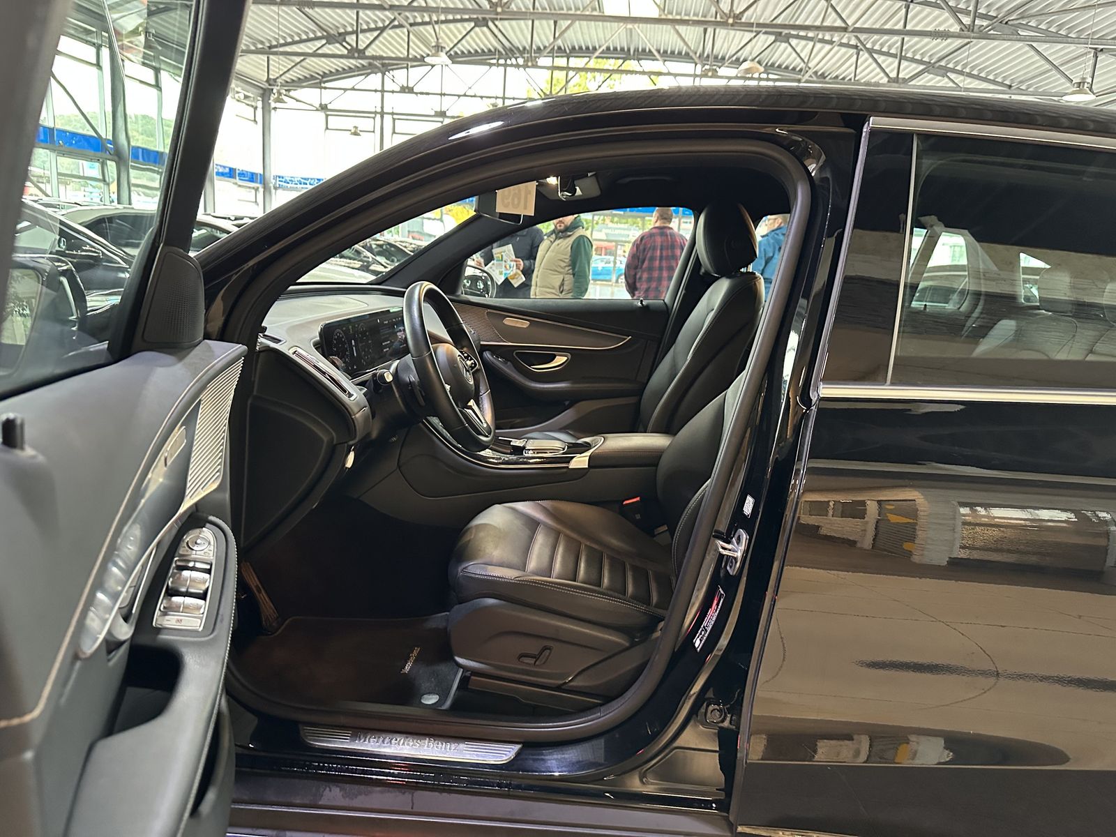 Mercedes-Benz EQC 400 4Matic Leder Navi LED R.Cam SHZ DAB  foto 10