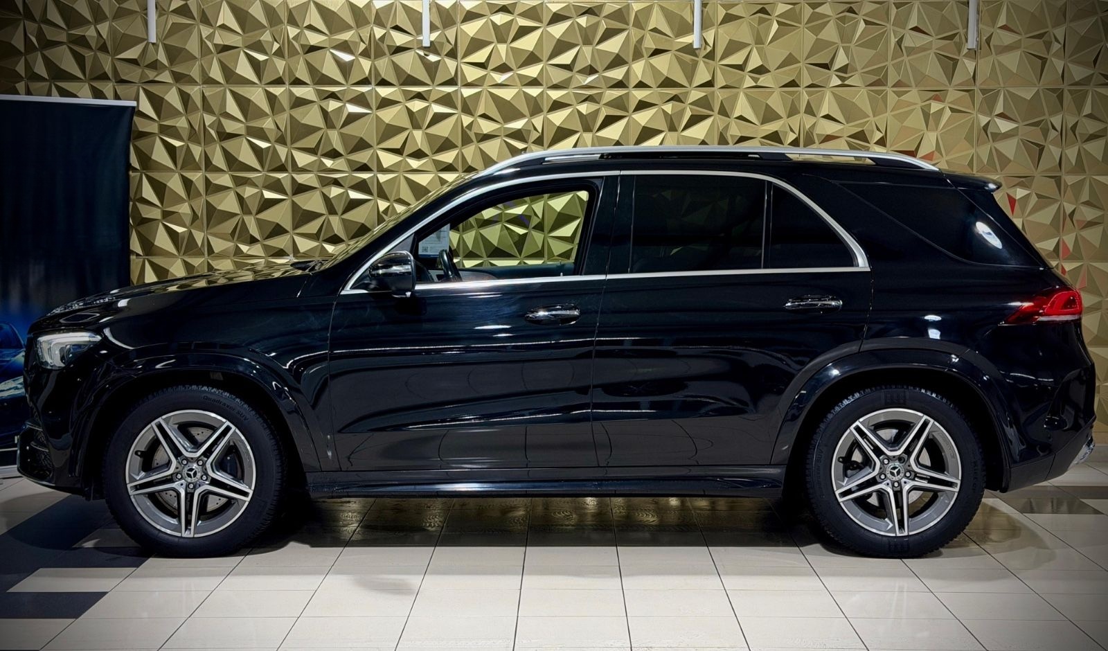 Mercedes-Benz GLE 300 d 4Matic|PANO|HUD|LUFT|SERVICE NEU|MEMO foto 8