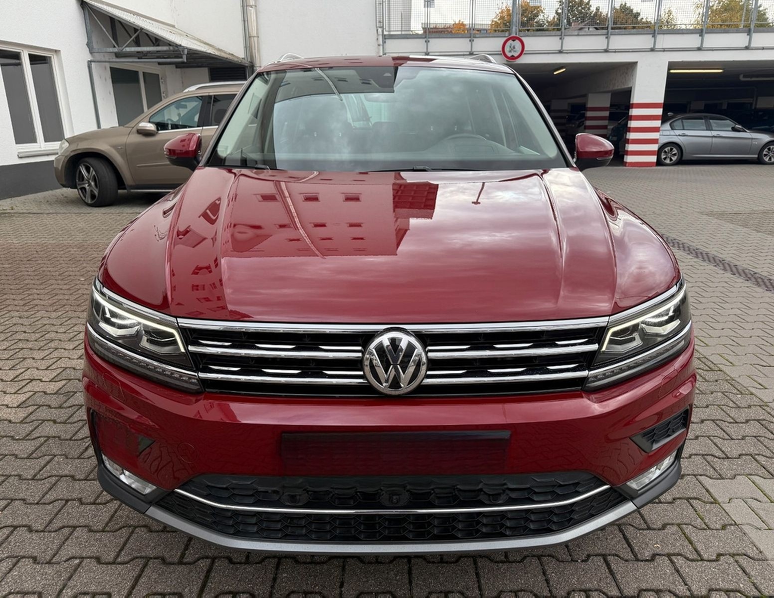 Volkswagen Tiguan Highline DSG Start-Stopp 4M LED/PANO/ACC foto 2