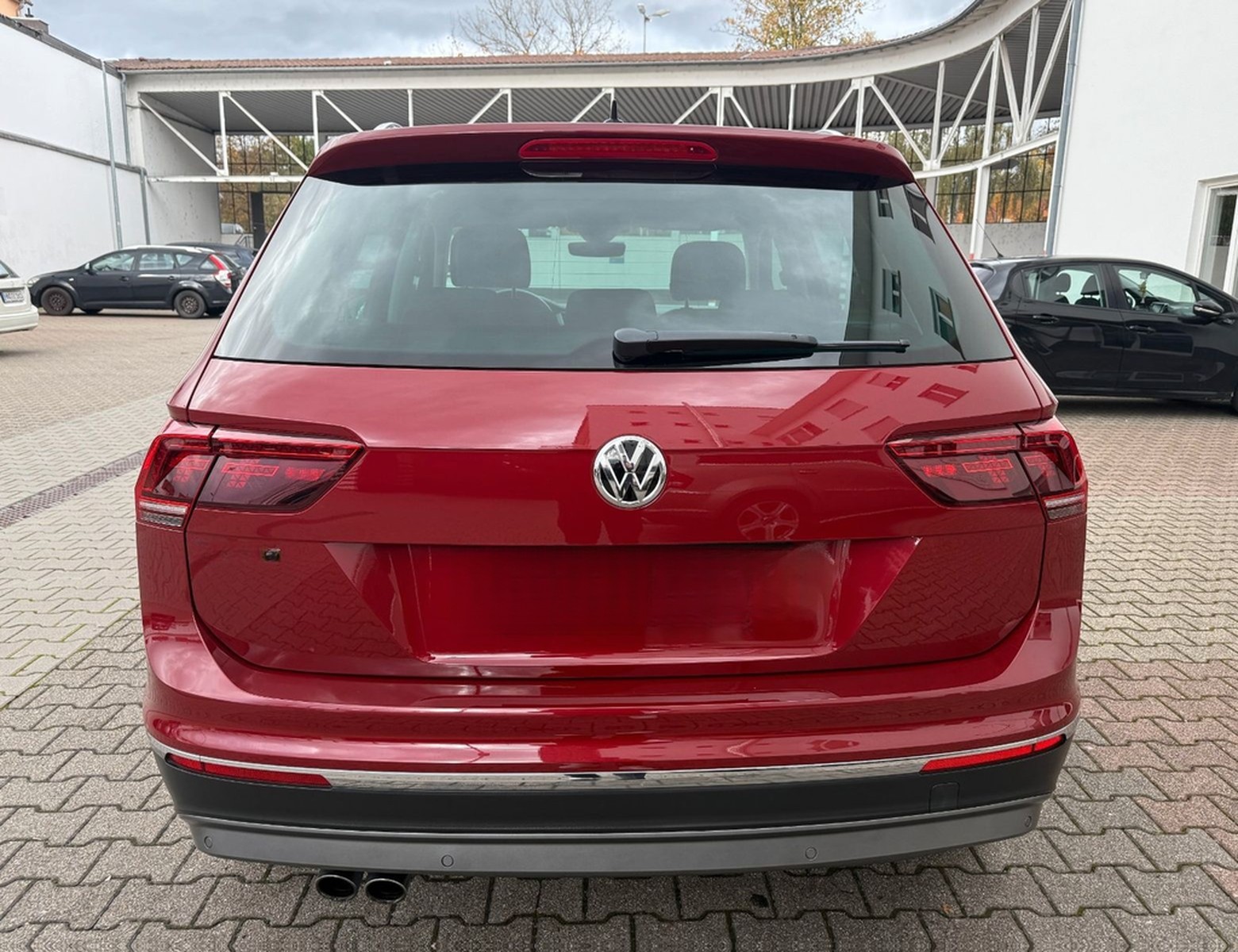 Volkswagen Tiguan Highline DSG Start-Stopp 4M LED/PANO/ACC foto 4
