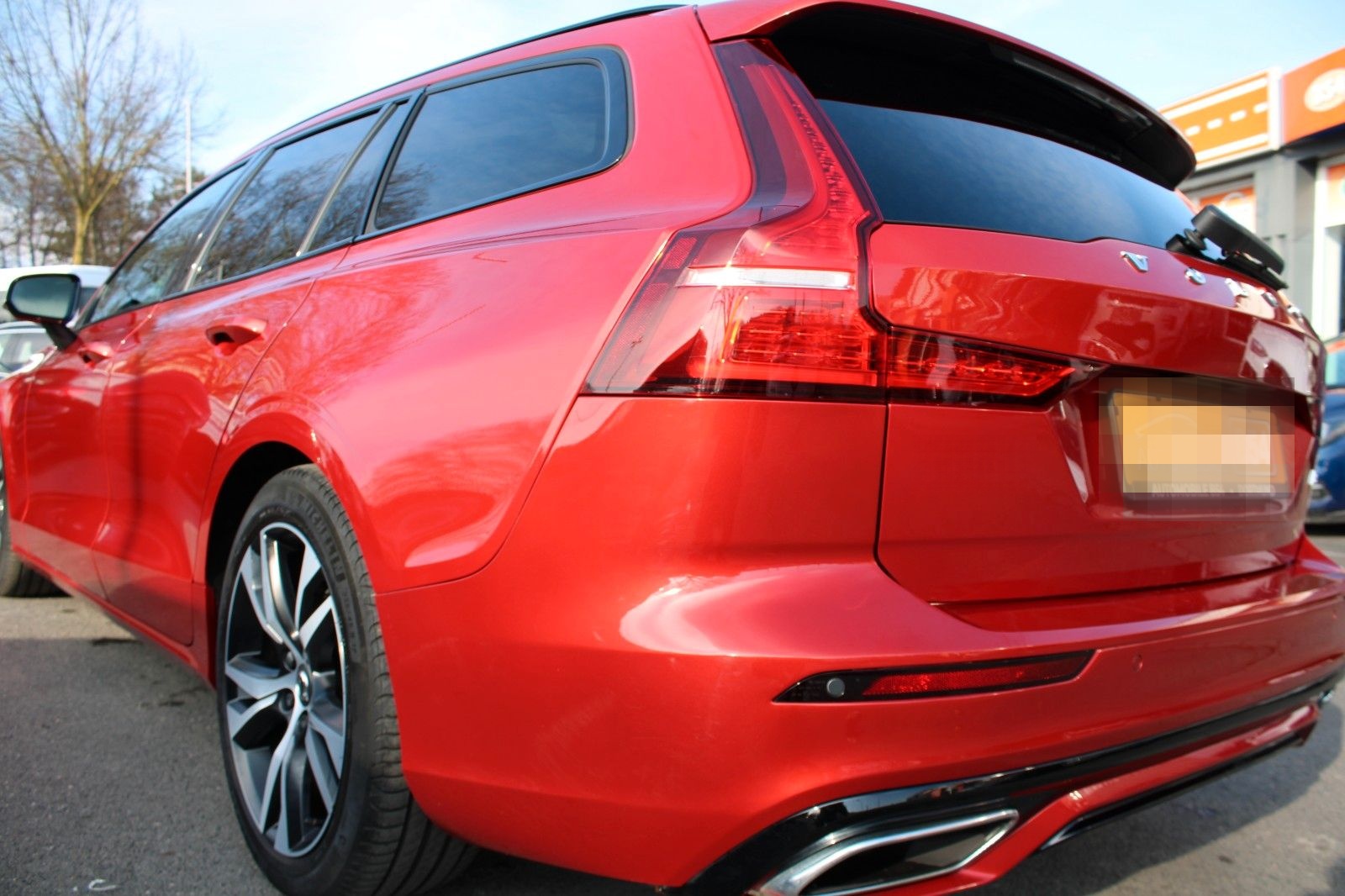 Volvo V60 Kombi R Design/LEDER/NAVI/LED//PANO/ foto 12