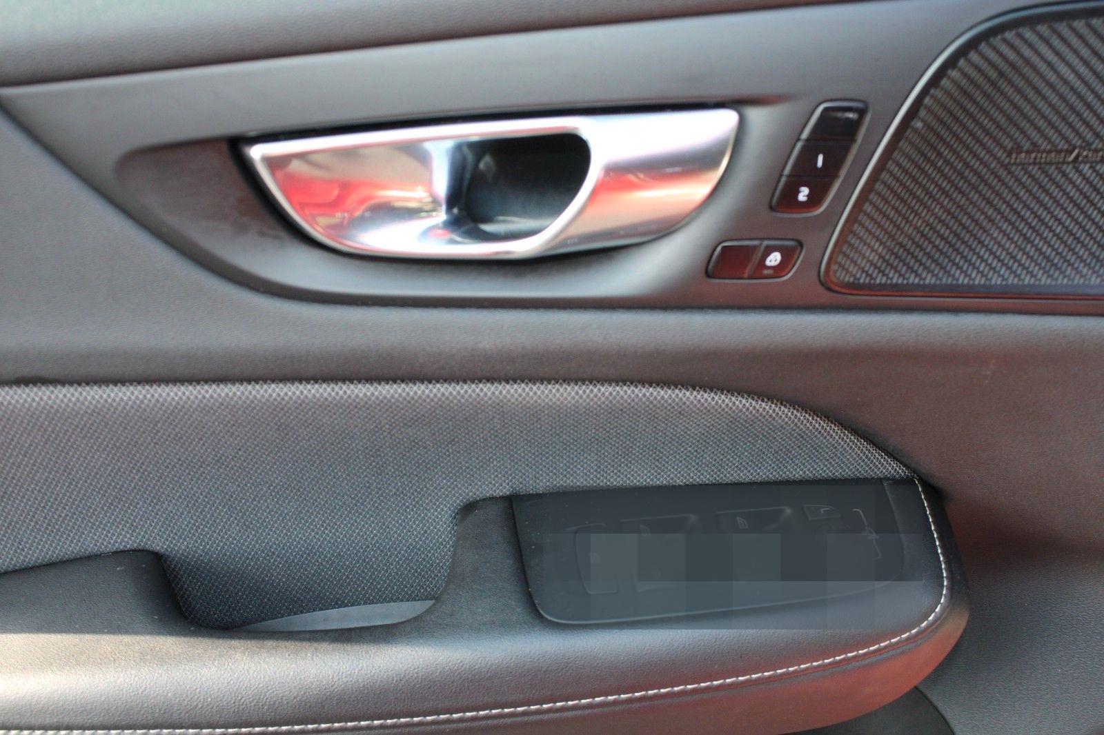 Volvo V60 Kombi R Design/LEDER/NAVI/LED//PANO/ foto 15