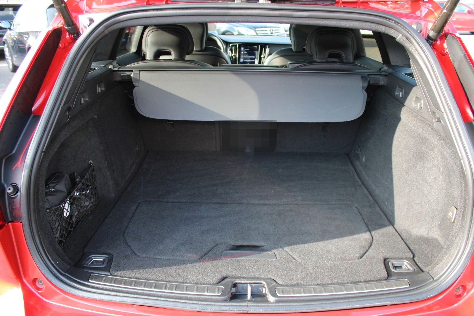 Volvo V60 Kombi R Design/LEDER/NAVI/LED//PANO/ foto 23