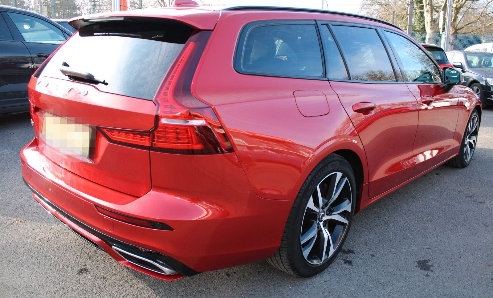 Volvo V60 Kombi R Design/LEDER/NAVI/LED//PANO/ foto 5