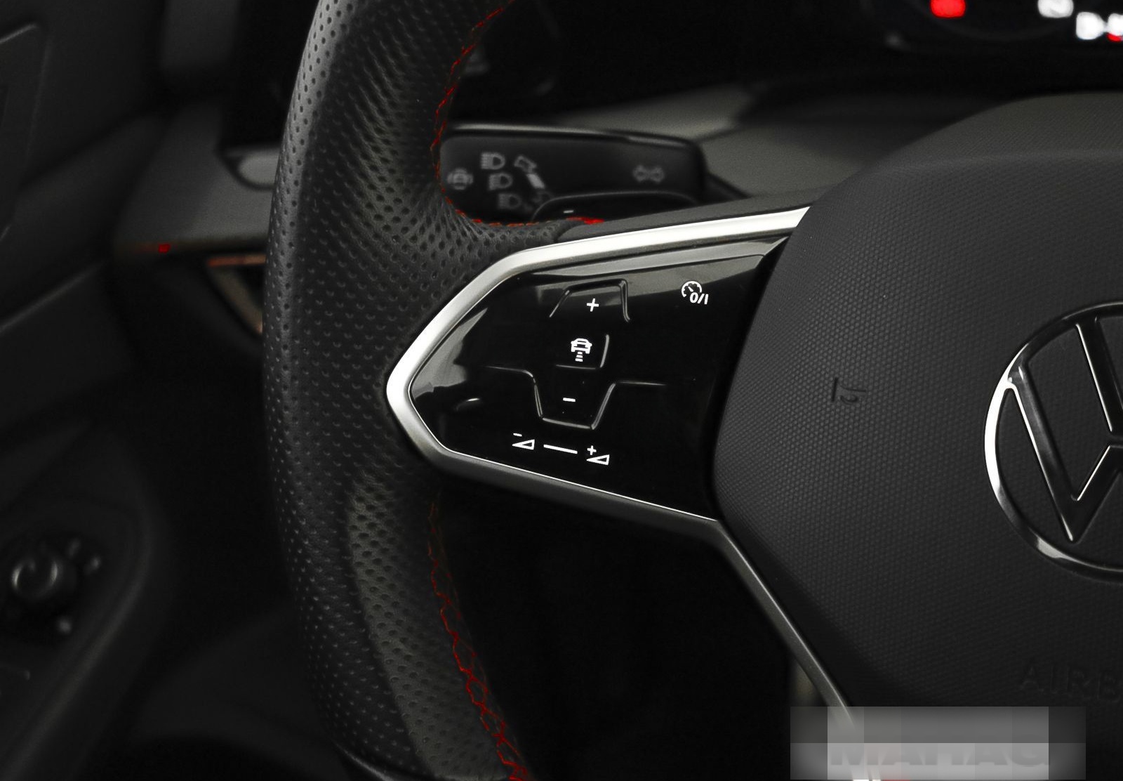 Volkswagen Golf VIII GTI Clubsport 2.0 TSI LED+ Navi ParkPi foto 24