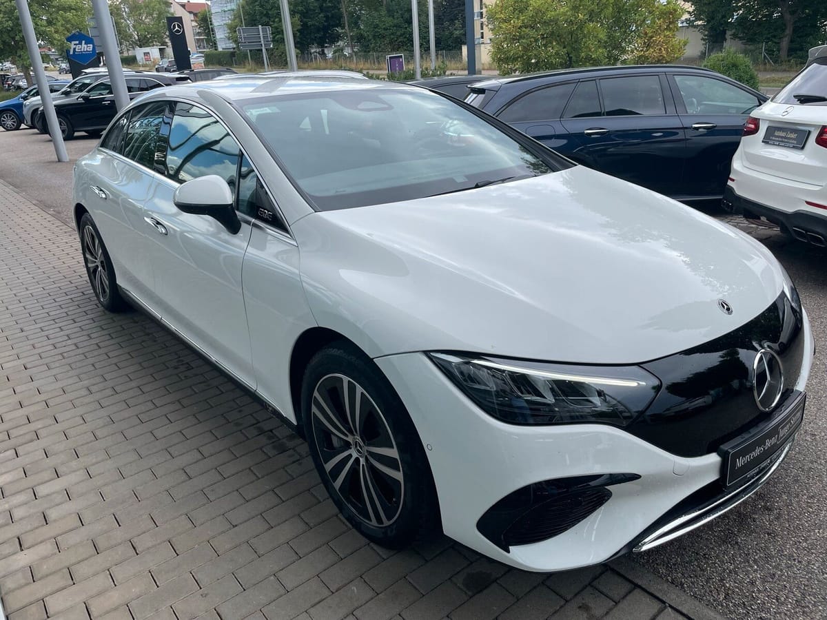 Mercedes-Benz EQE 300 ADVANCED DISTRO MEMORY KEYLESS CAM AMBI foto 3
