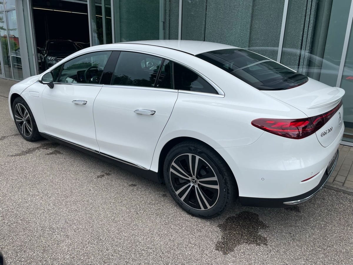 Mercedes-Benz EQE 300 ADVANCED DISTRO MEMORY KEYLESS CAM AMBI foto 21