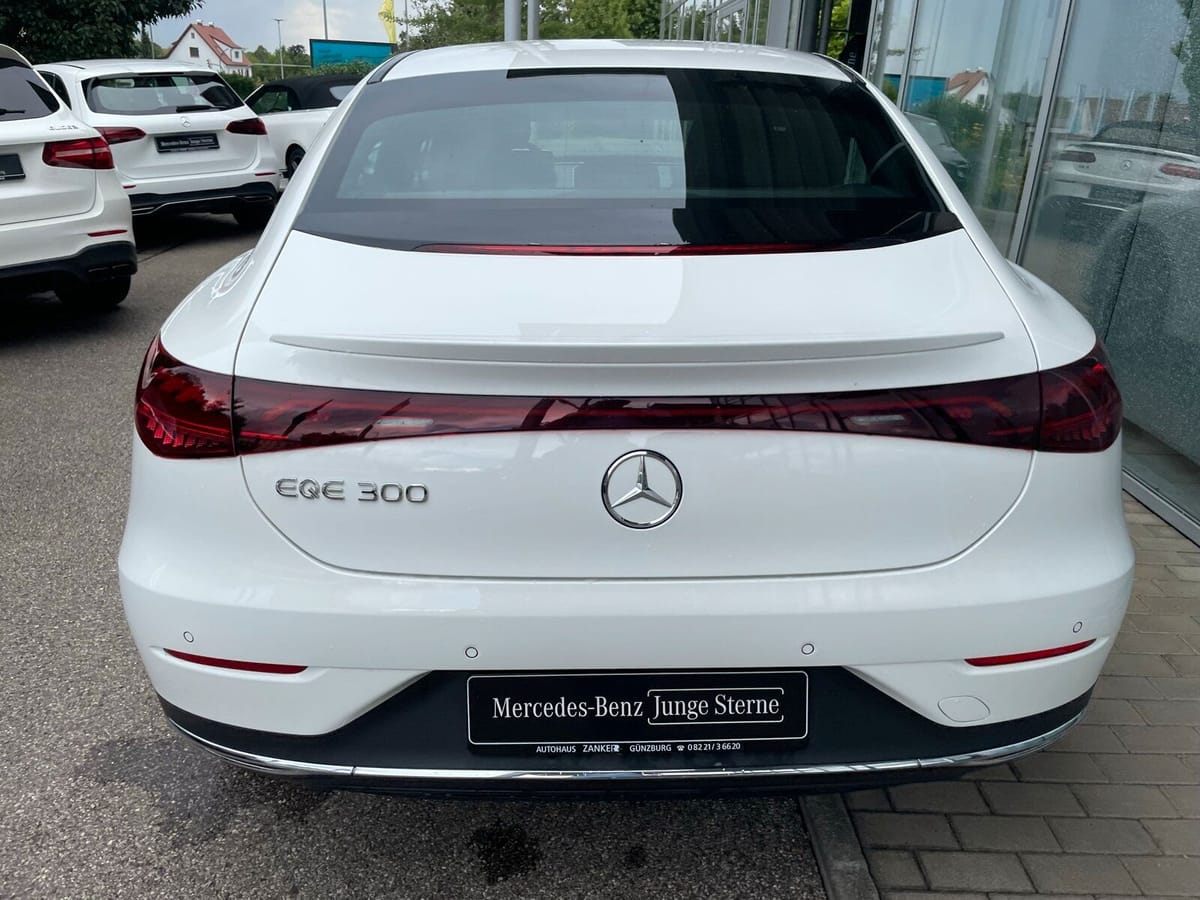 Mercedes-Benz EQE 300 ADVANCED DISTRO MEMORY KEYLESS CAM AMBI foto 22