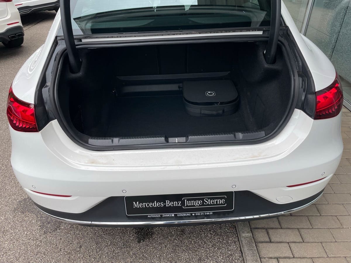 Mercedes-Benz EQE 300 ADVANCED DISTRO MEMORY KEYLESS CAM AMBI foto 24