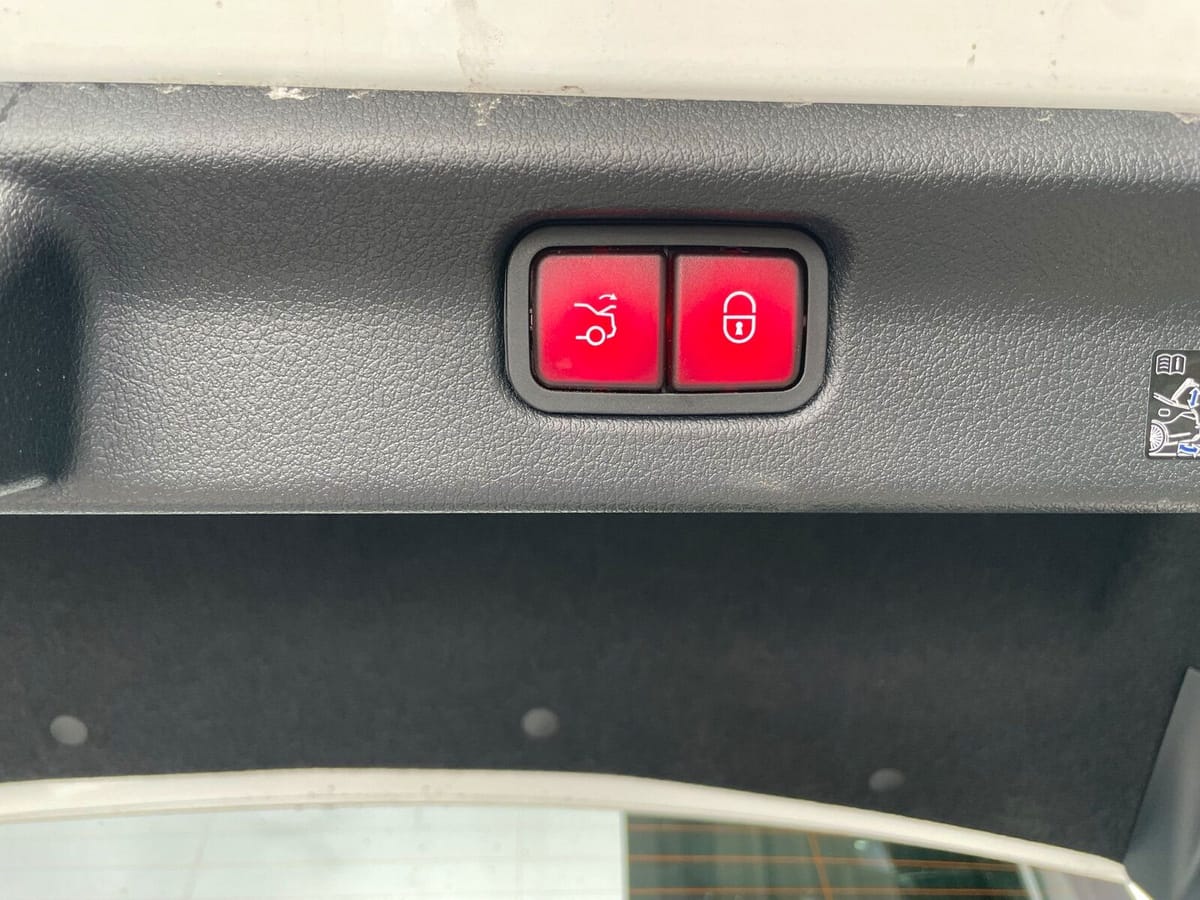 Mercedes-Benz EQE 300 ADVANCED DISTRO MEMORY KEYLESS CAM AMBI foto 25