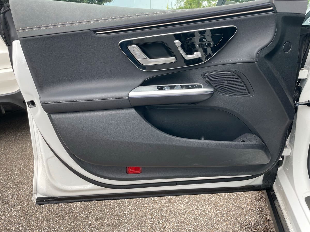 Mercedes-Benz EQE 300 ADVANCED DISTRO MEMORY KEYLESS CAM AMBI foto 6