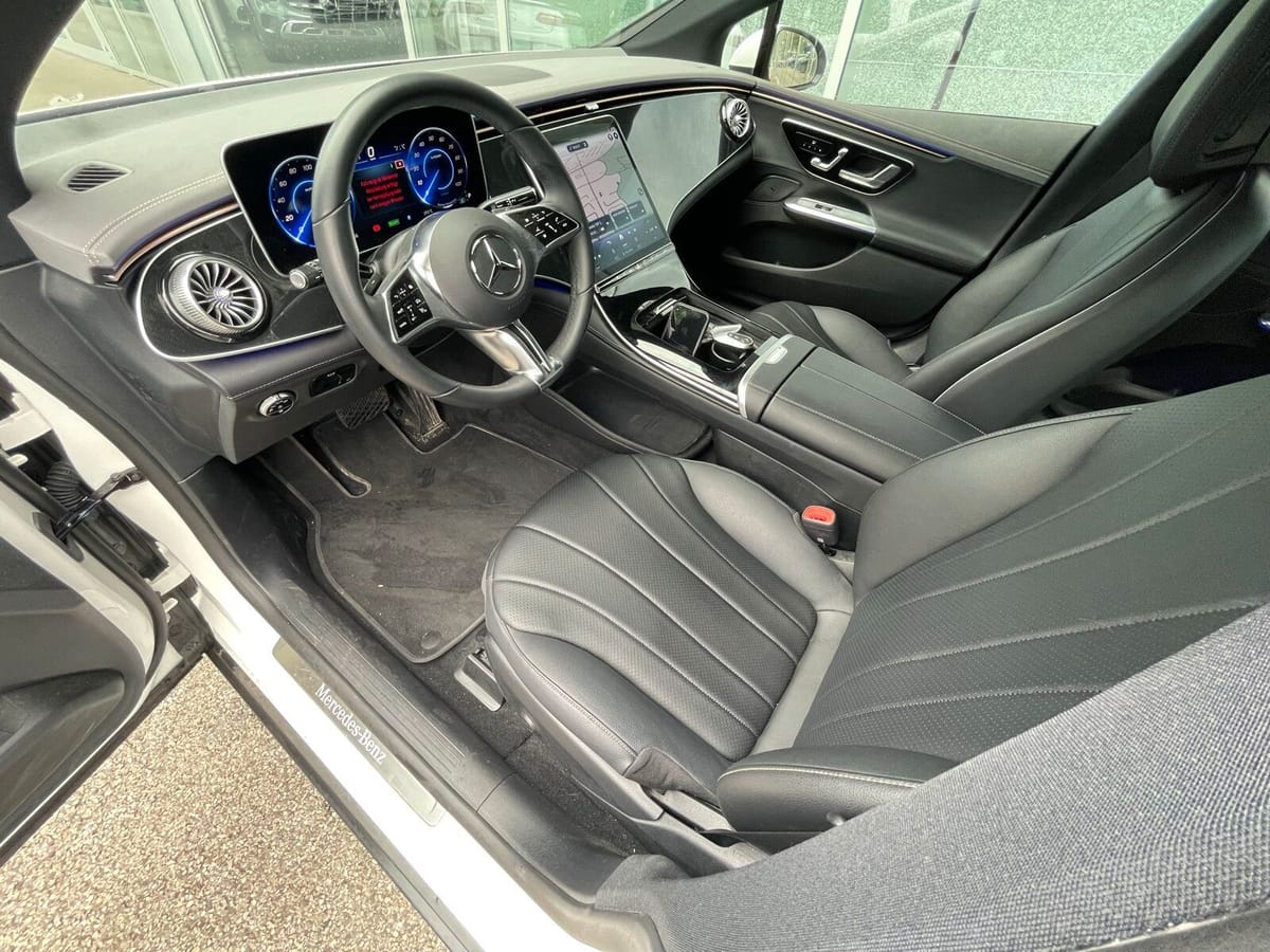 Mercedes-Benz EQE 300 ADVANCED DISTRO MEMORY KEYLESS CAM AMBI foto 9
