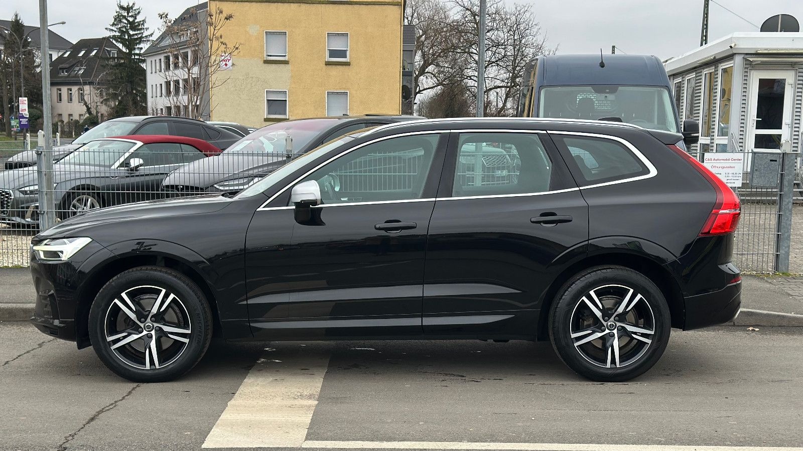 Volvo XC60 T5 R DESIGN AWD*PANO+AHK+LED* foto 3