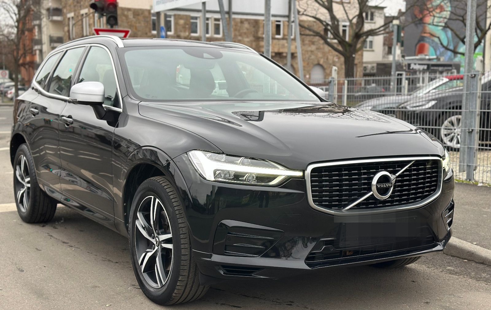 Volvo XC60 T5 R DESIGN AWD*PANO+AHK+LED* foto 4
