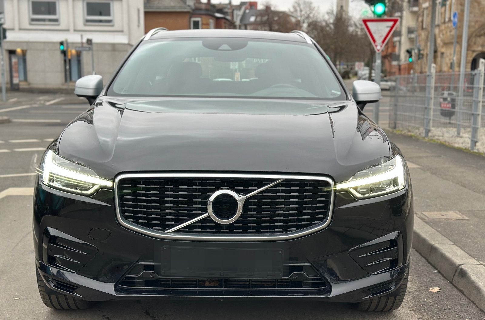Volvo XC60 T5 R DESIGN AWD*PANO+AHK+LED* foto 7