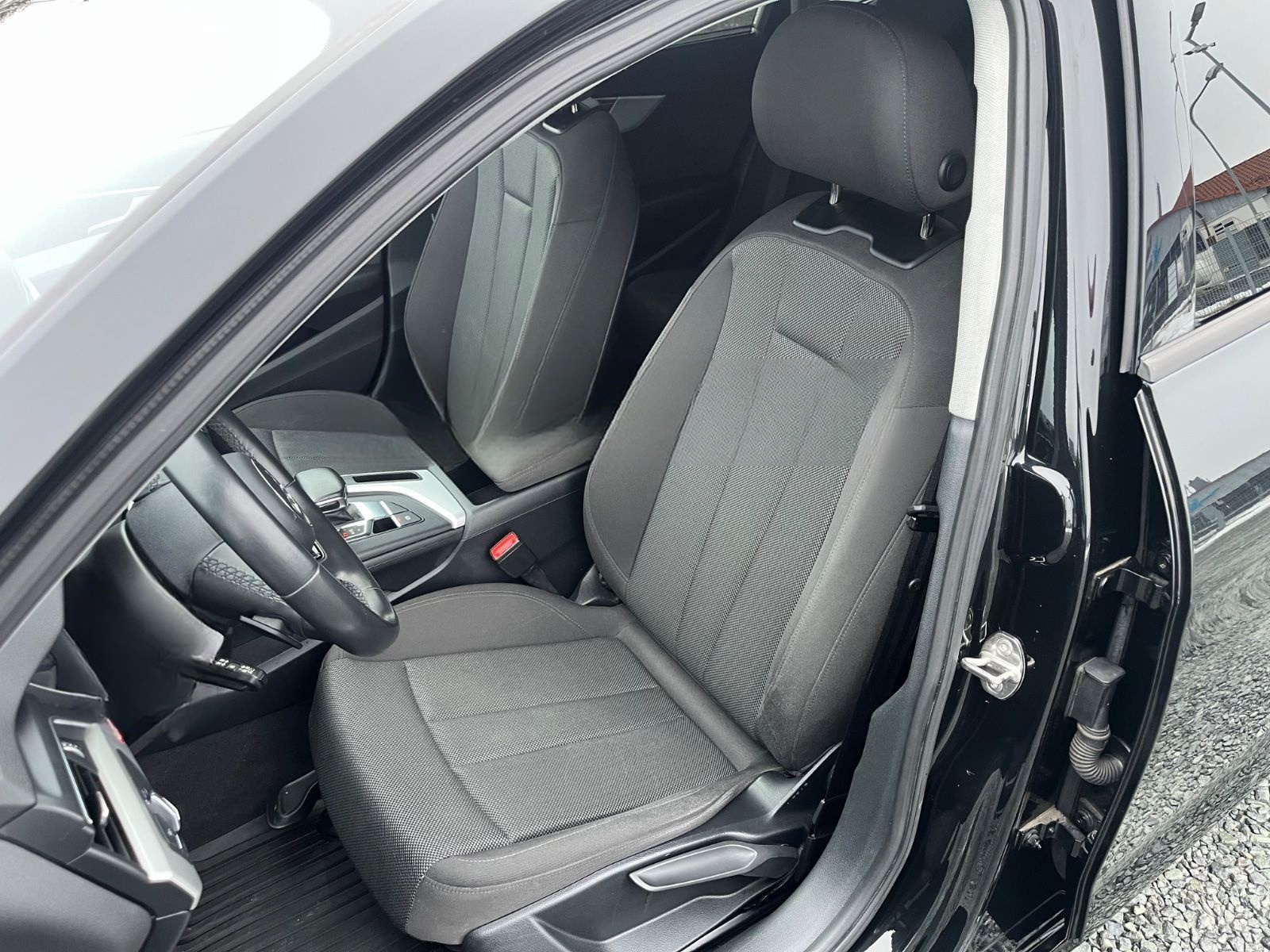 Audi A4 Avant 35 TFSI S-Tronic LED SHZ Navi foto 6