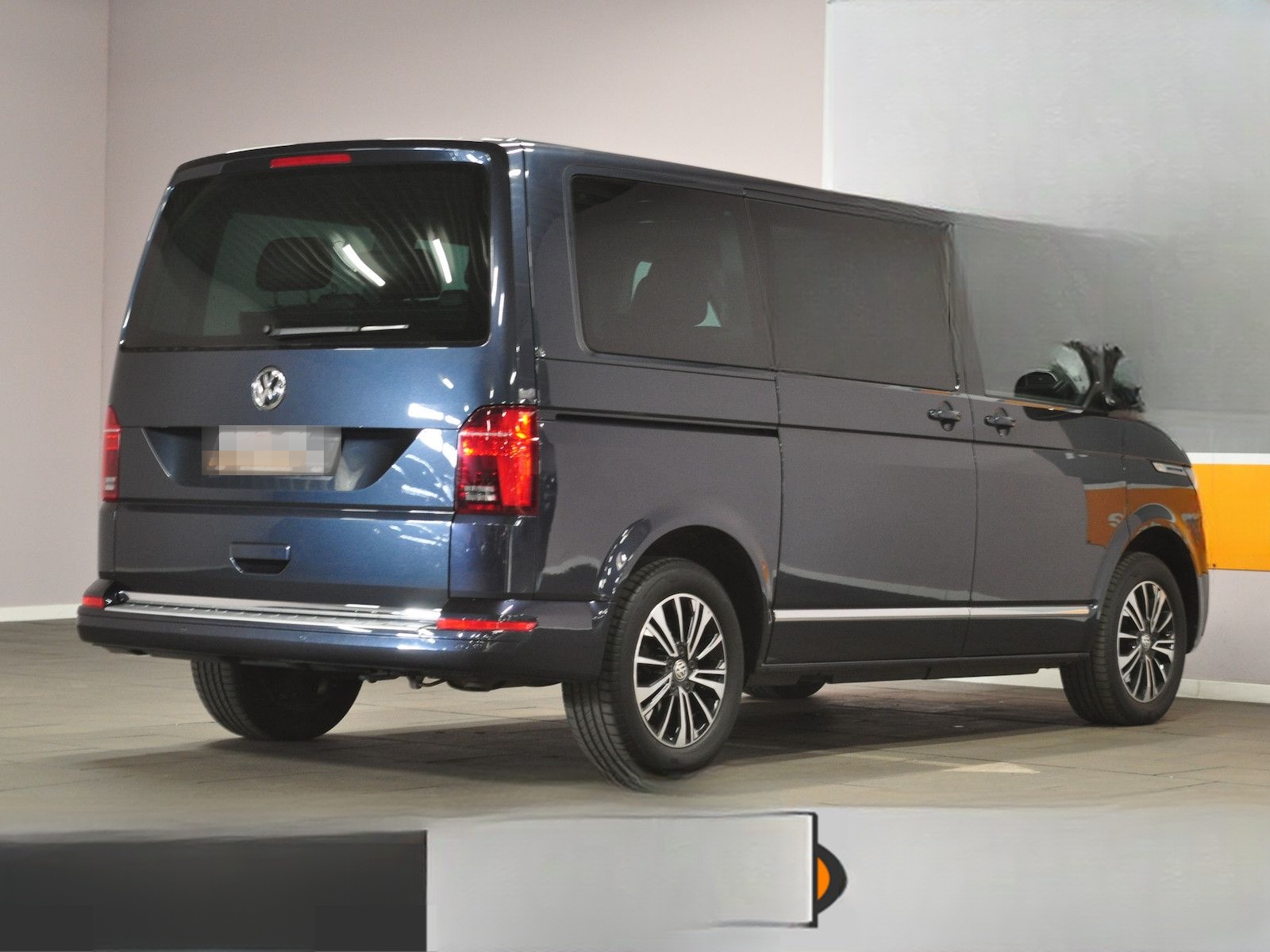 Volkswagen T6.1 Multivan 2.0 TDI GENERATION MEMORY|LED|7SIT foto 4