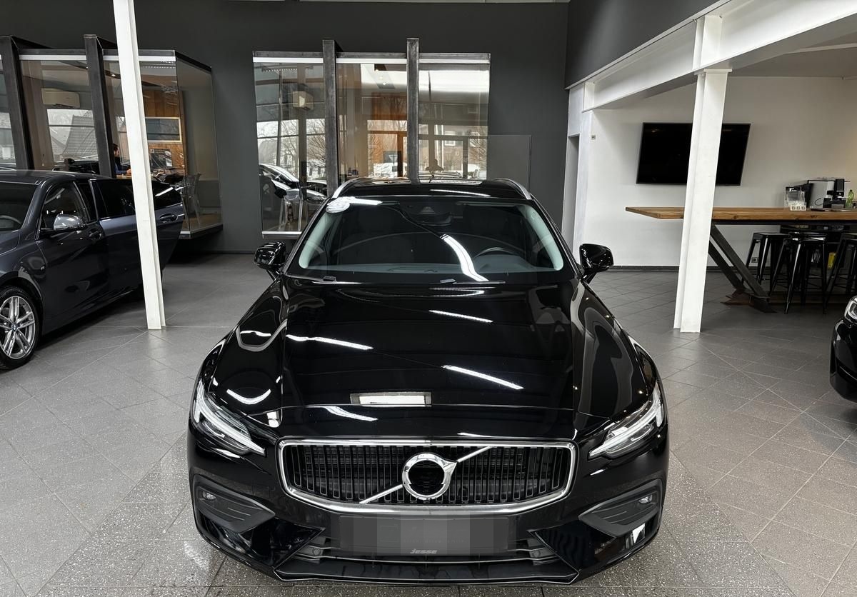 Volvo V60 B3  Momentum Pro LED Navi CarPlay AHK DAB+ foto 2