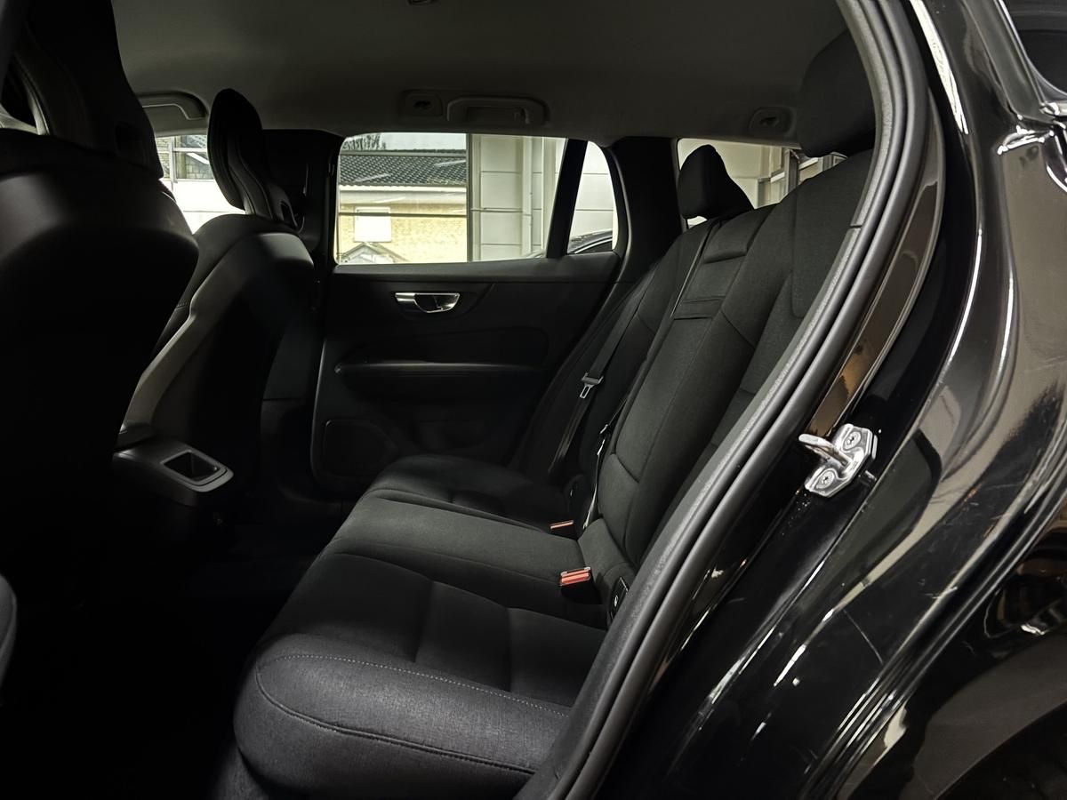 Volvo V60 B3  Momentum Pro LED Navi CarPlay AHK DAB+ foto 11