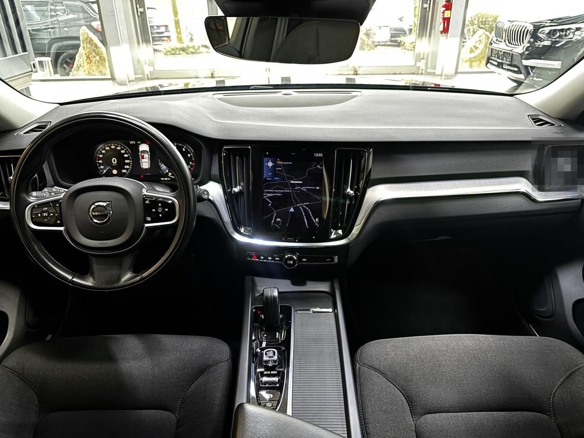 Volvo V60 B3  Momentum Pro LED Navi CarPlay AHK DAB+ foto 15