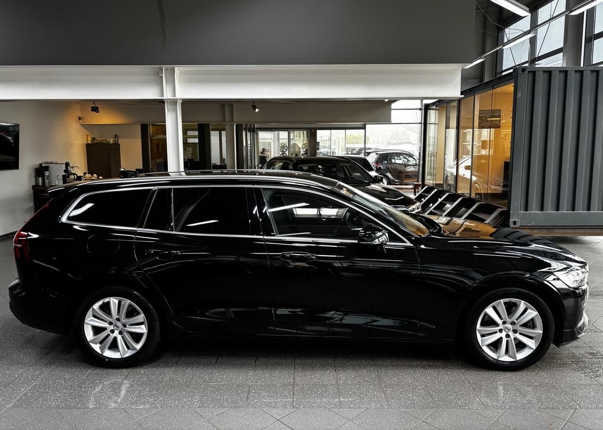 Volvo V60 B3  Momentum Pro LED Navi CarPlay AHK DAB+ foto 4