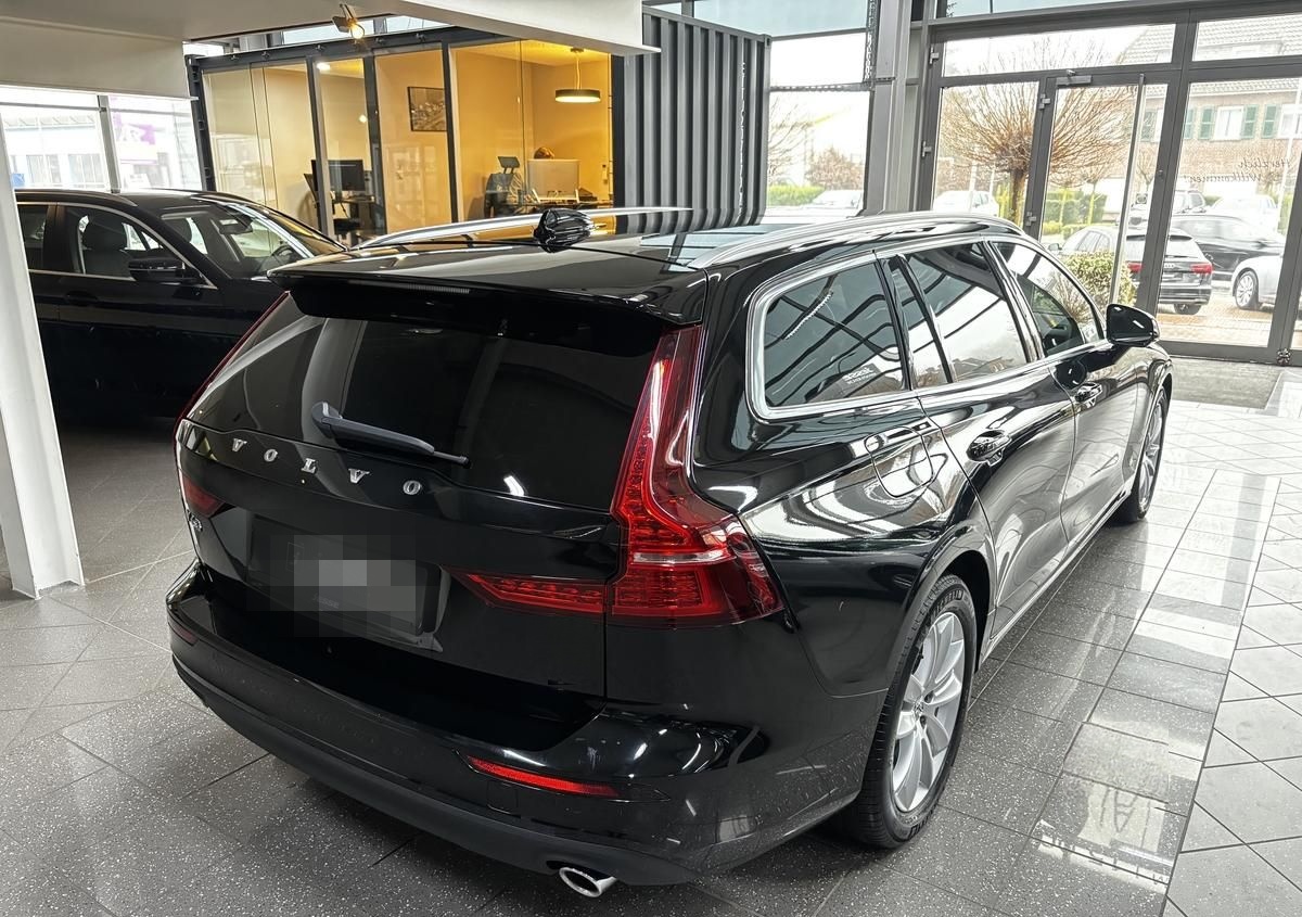 Volvo V60 B3  Momentum Pro LED Navi CarPlay AHK DAB+ foto 5