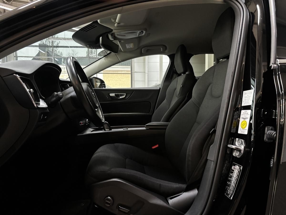 Volvo V60 B3  Momentum Pro LED Navi CarPlay AHK DAB+ foto 10