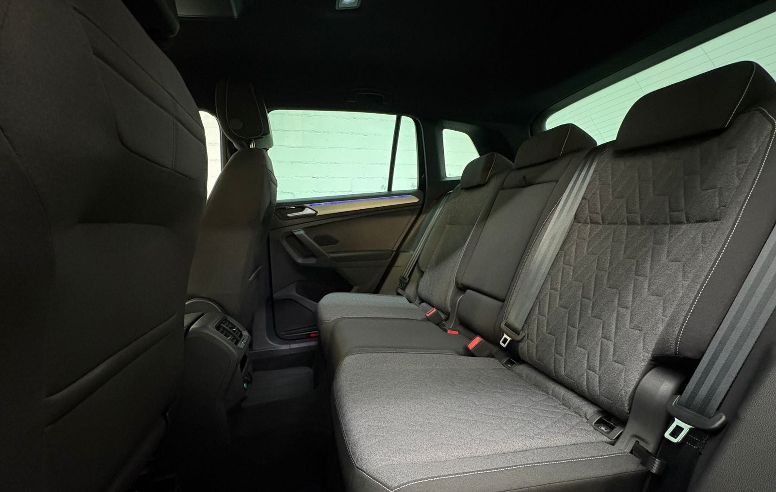 Volkswagen Tiguan MOVE 2.0 TDI DSG AHK Navi Kamera ACC foto 9