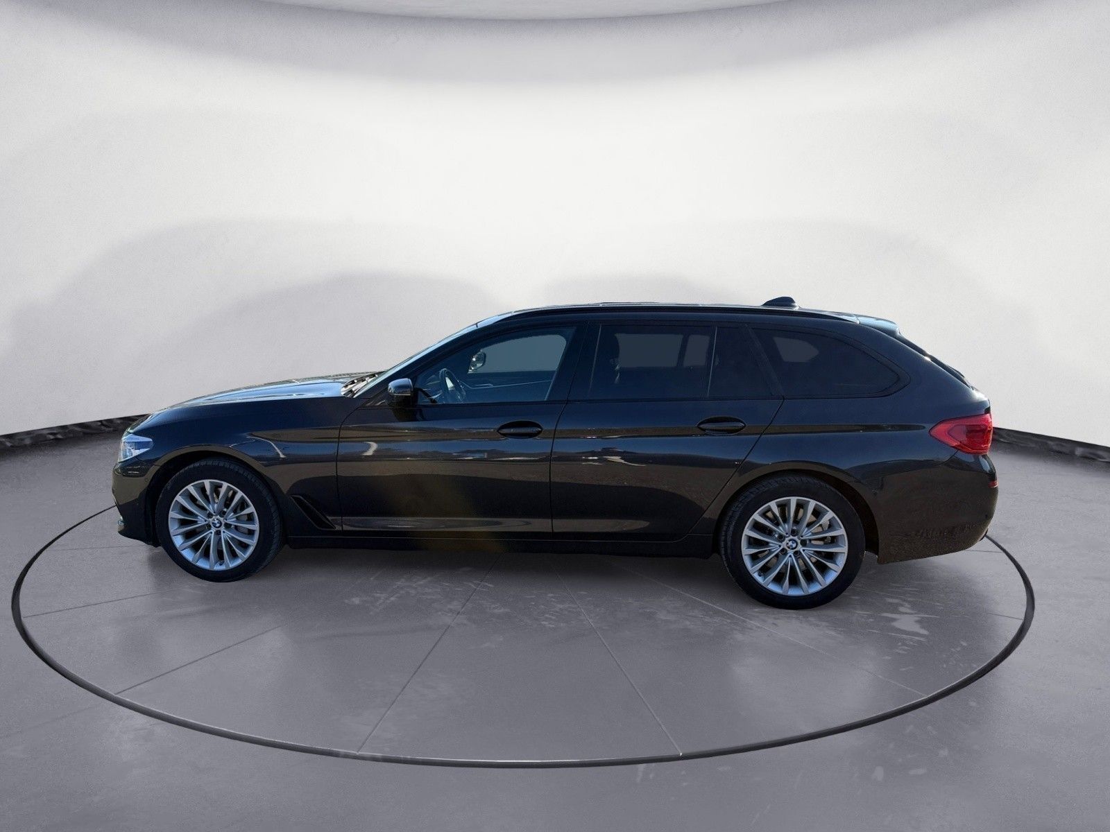 BMW 540i xDrive Touring Sport Line Aktive Geschw. St foto 3