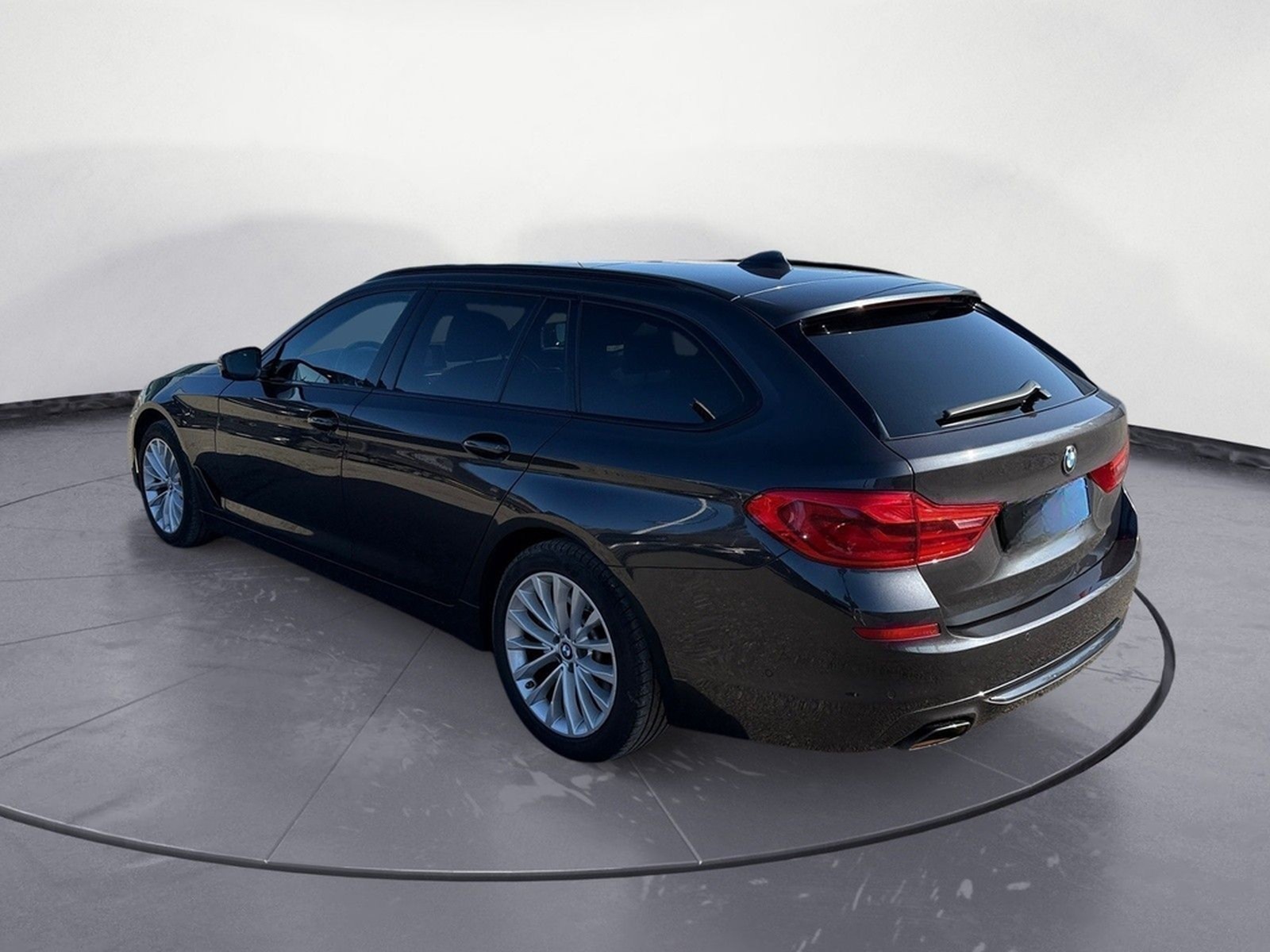BMW 540i xDrive Touring Sport Line Aktive Geschw. St foto 4
