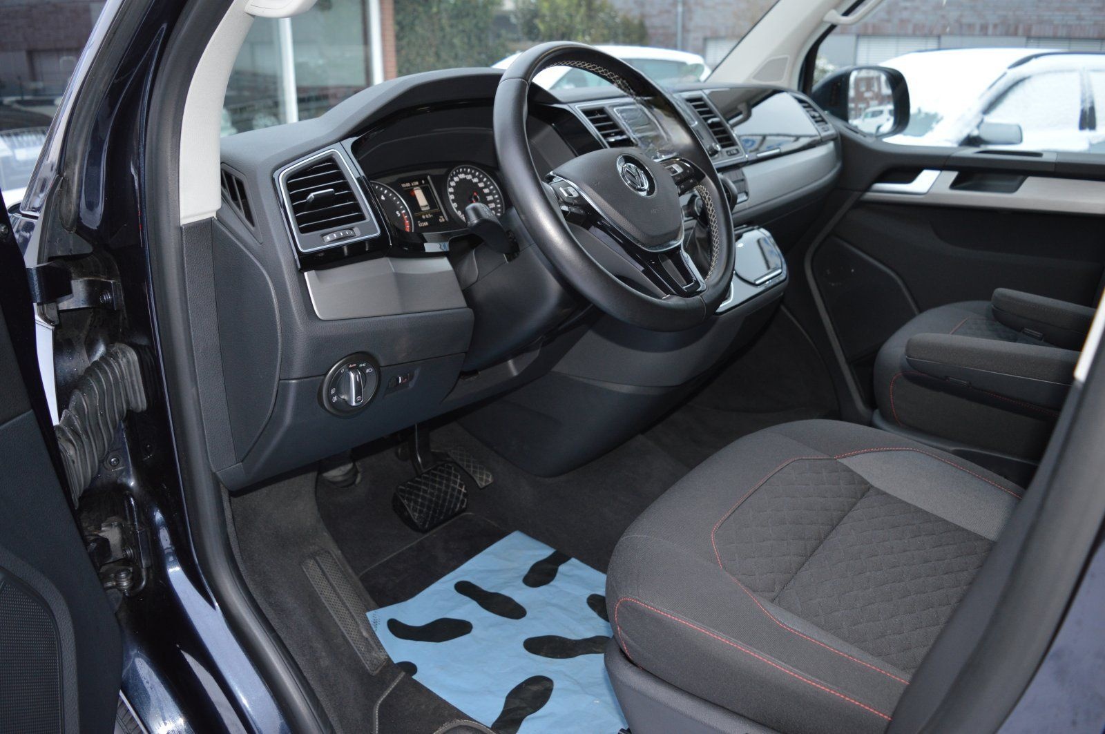 Volkswagen T6 Multivan 2.0 TDI DPF DSG Join Stdhzg/AHK/LED/ foto 2
