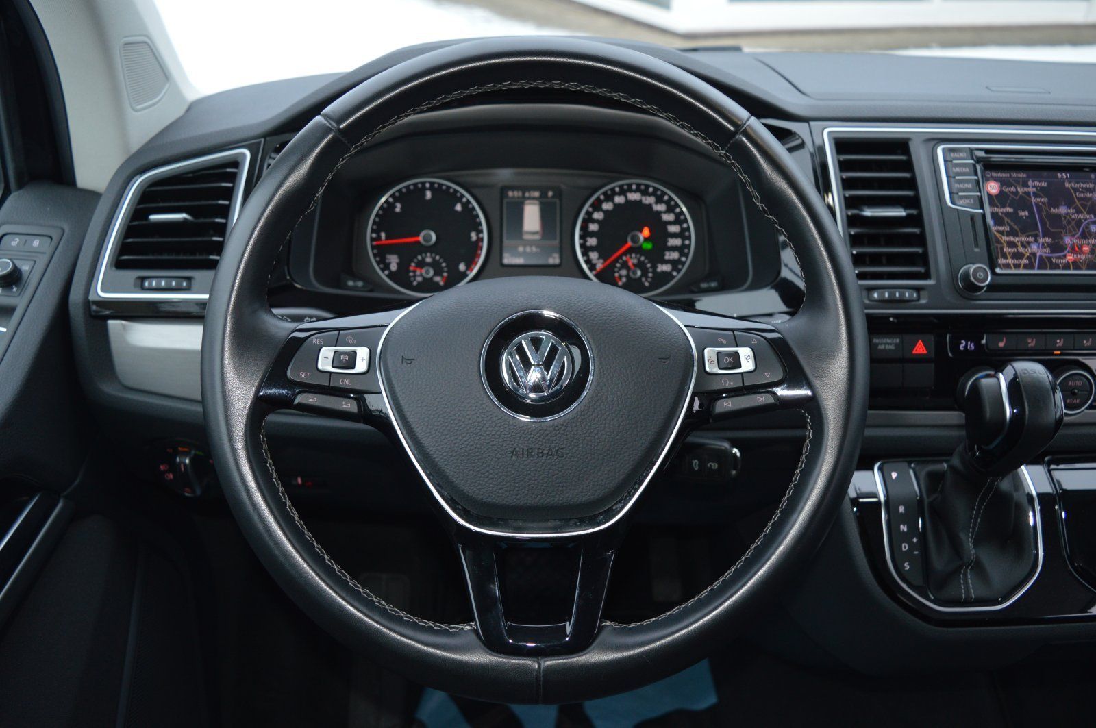 Volkswagen T6 Multivan 2.0 TDI DPF DSG Join Stdhzg/AHK/LED/ foto 8