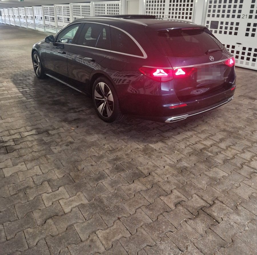 Mercedes-Benz E 300 de T Autom. PANO 360* Kam Memory 19 Zoll foto 11