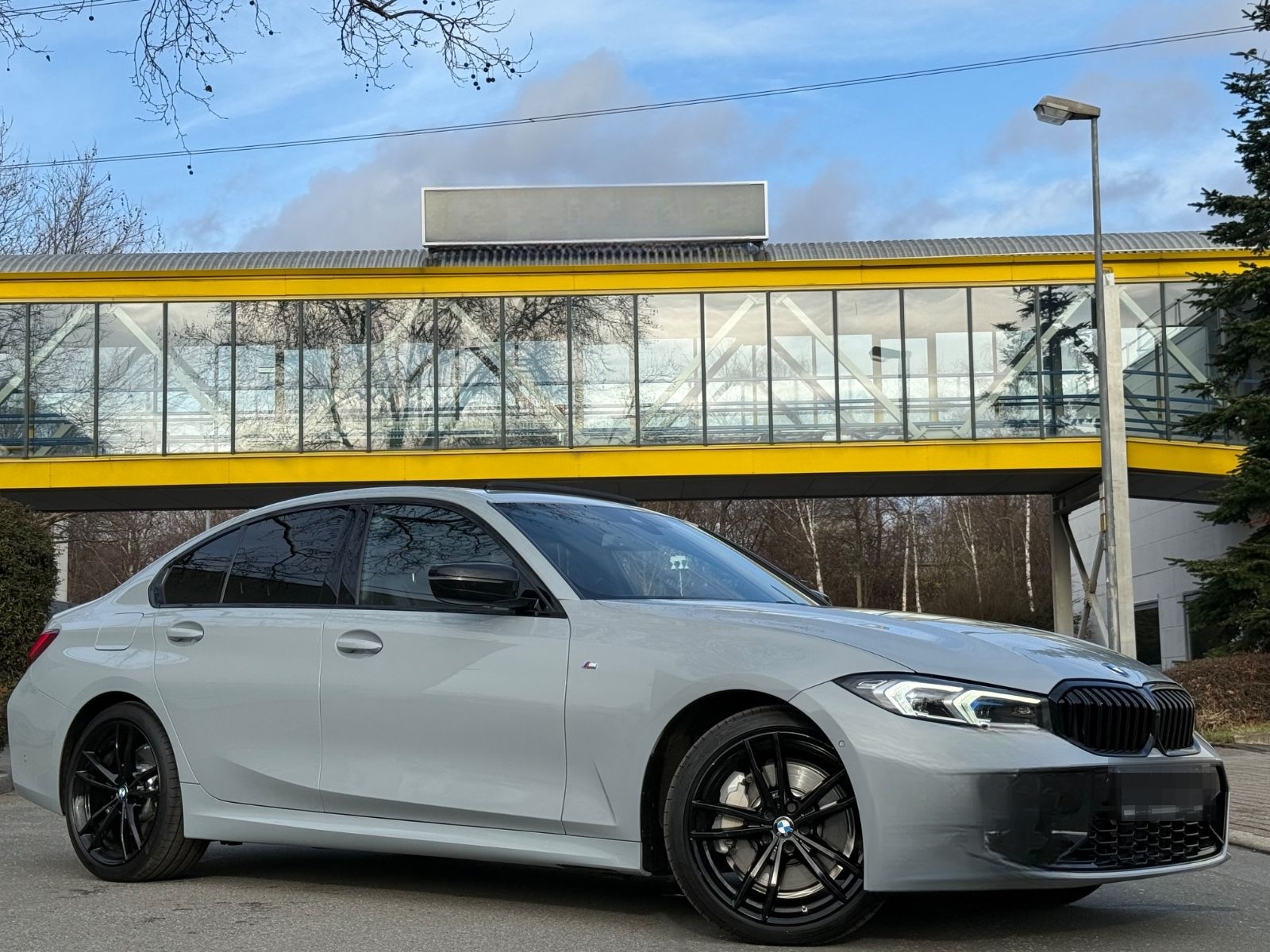 BMW 330 d * M-SPORT*MEMORY*H&K*PANO*SHADOW*19ZOLL* foto 6