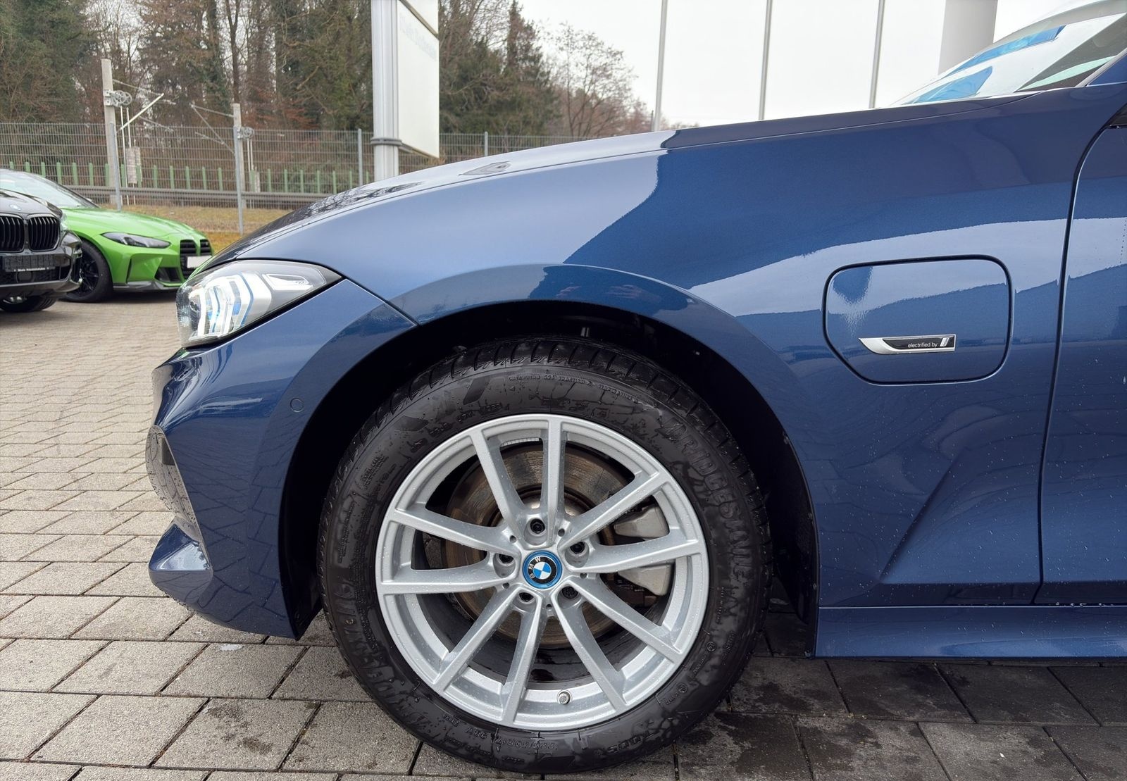 BMW 330e xDrive Touring ACC H&K AHK DrivingAssist SH foto 2