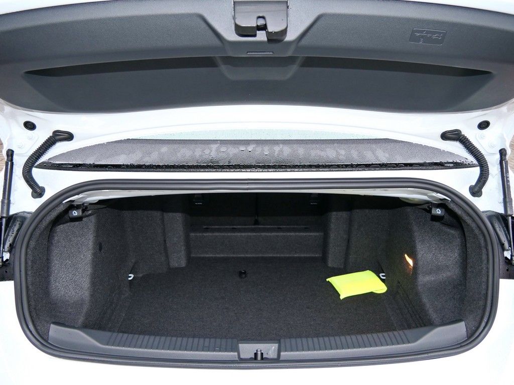 Volkswagen T-Roc UPE br. 53.585,- Cabriolet R-Line 1.5 l TS foto 6