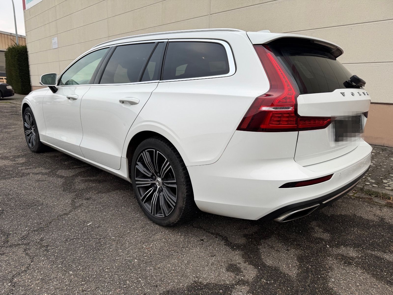 Volvo V60 T5 Inscription - PANO+RADAR+HUD+CAM foto 4