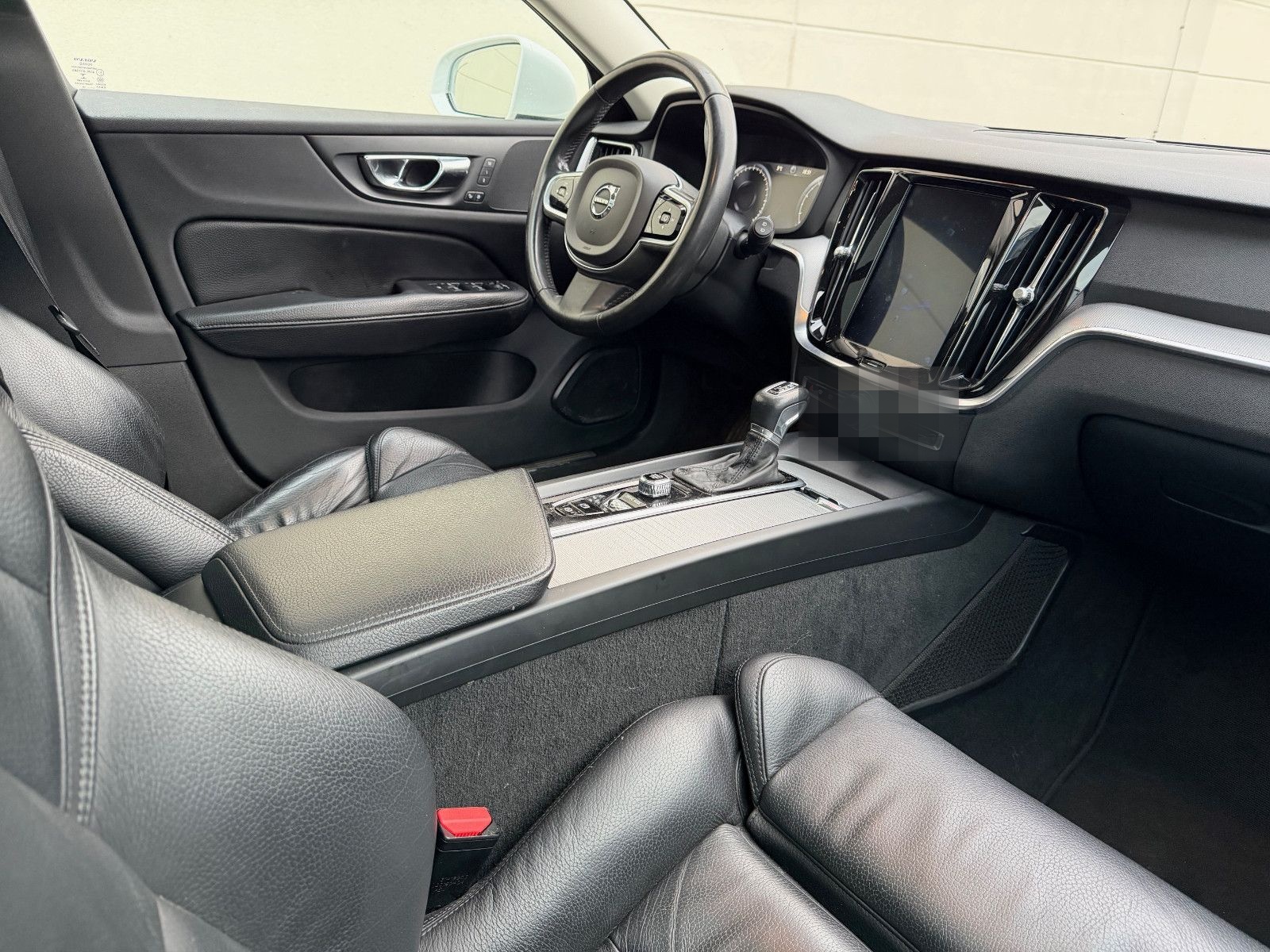 Volvo V60 T5 Inscription - PANO+RADAR+HUD+CAM foto 8