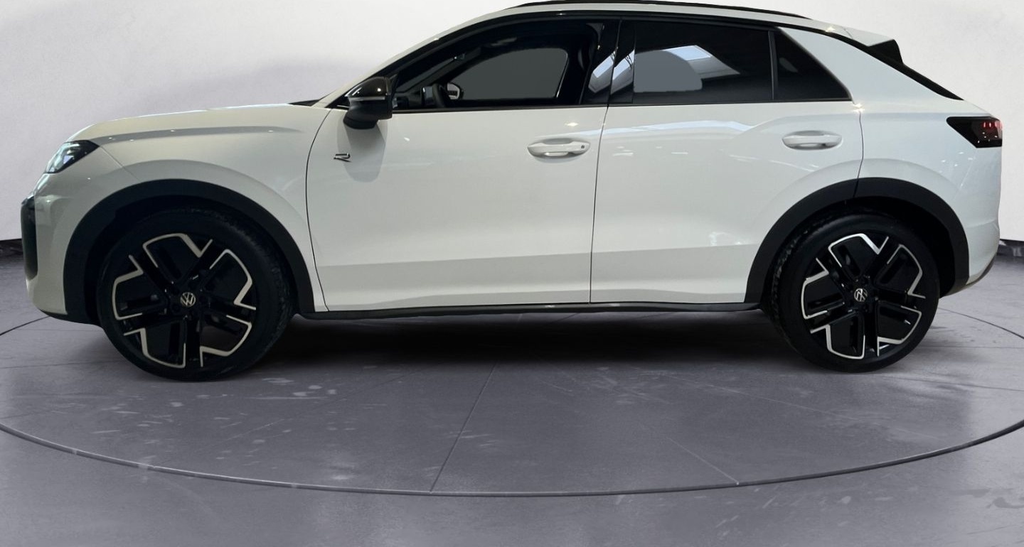 Volkswagen T-Roc R-Line 1.5 eTSI DSG IQ.LIGHT/BLACK STYLE/3 foto 2