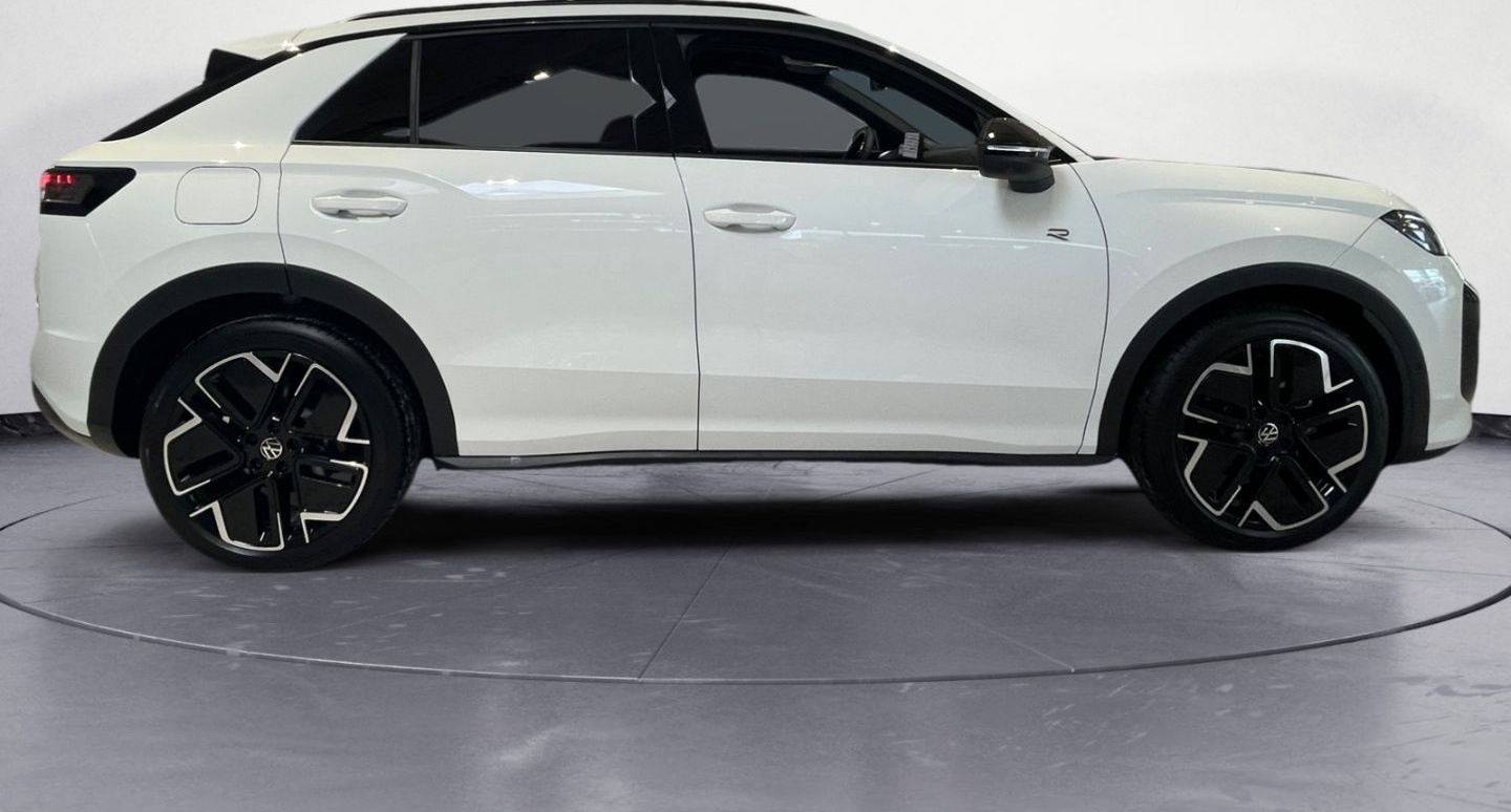 Volkswagen T-Roc R-Line 1.5 eTSI DSG IQ.LIGHT/BLACK STYLE/3 foto 6